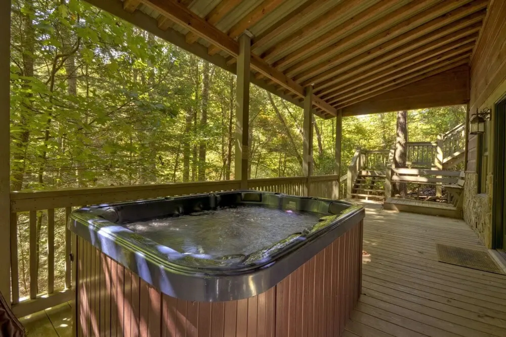 Thunder Falls- Cabin Perched Over 10ft Waterfalls!