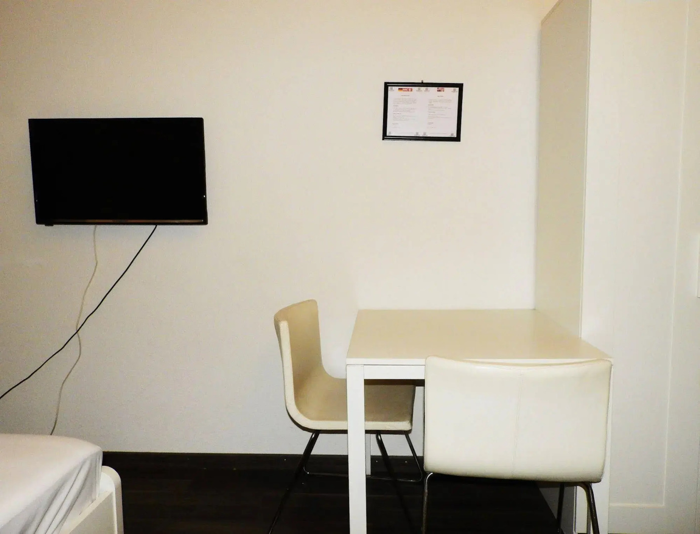 INSIDE FIVE City Apartments