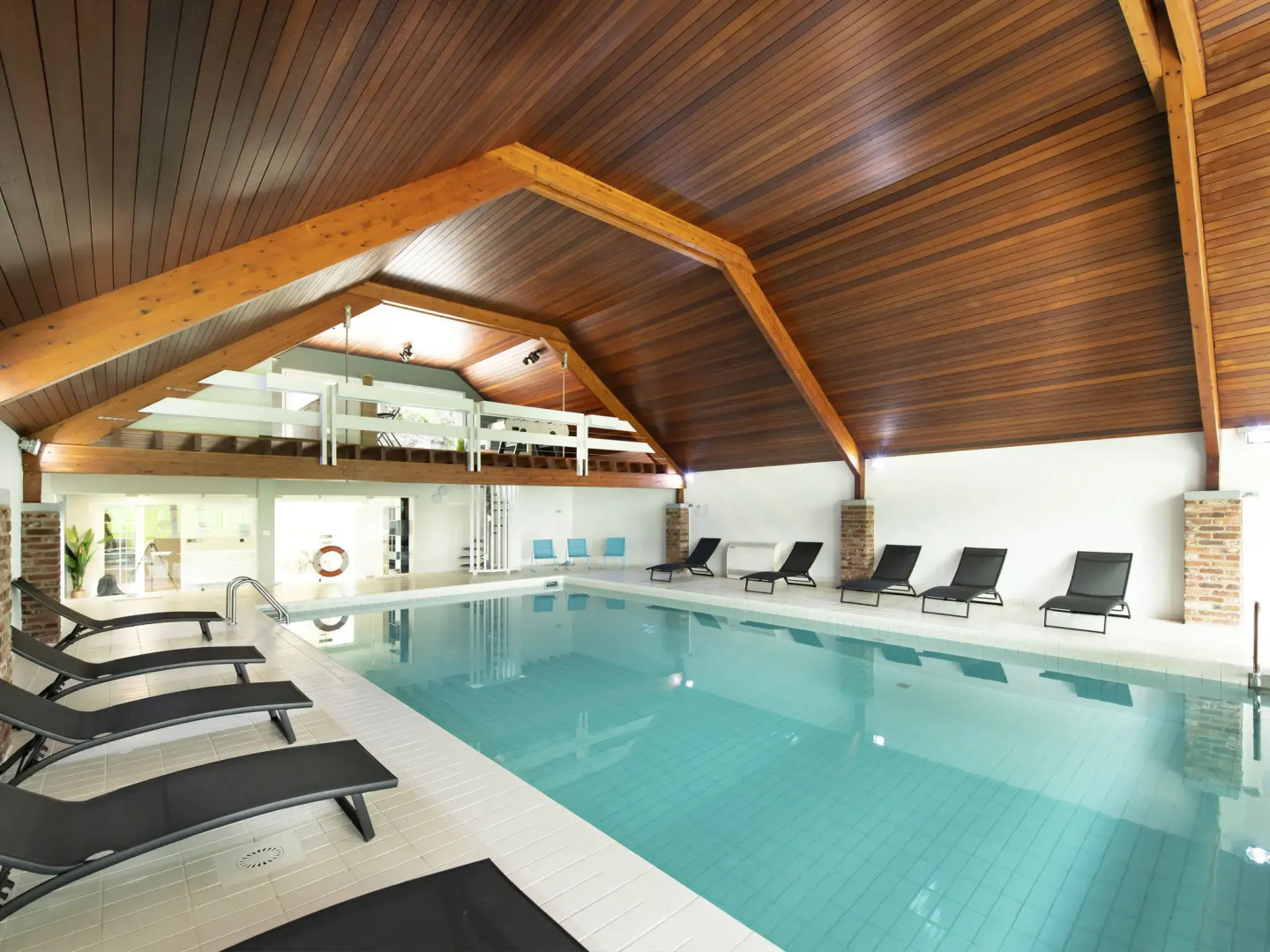 Luxury villa with heated pool, close to Maastricht and Liège