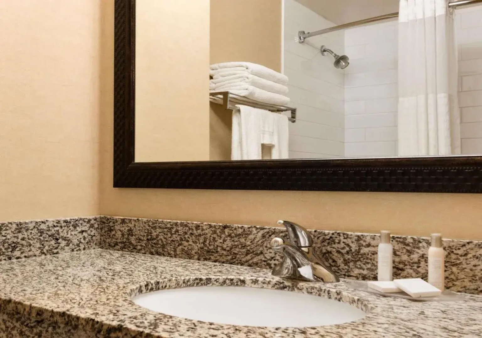 Travelodge by Wyndham Saskatoon