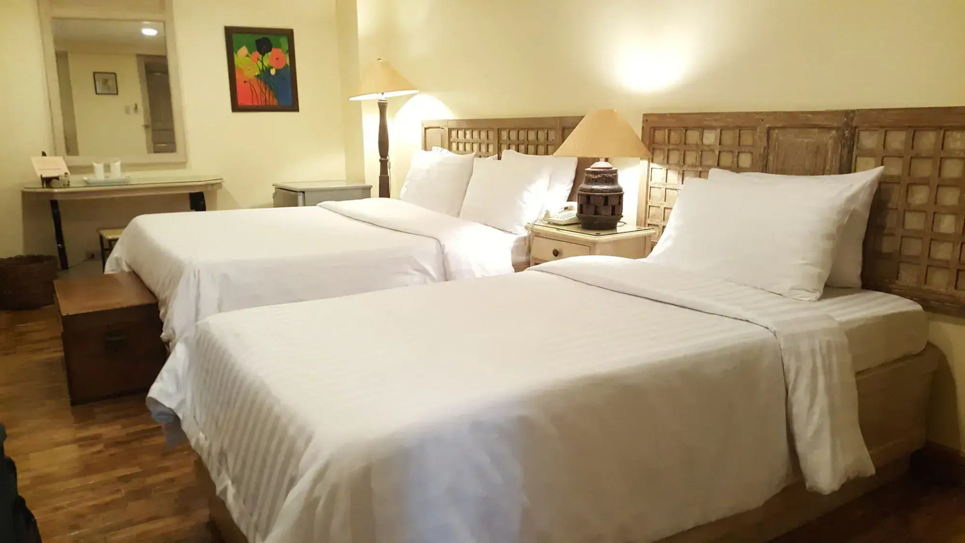 Roxas President's Inn