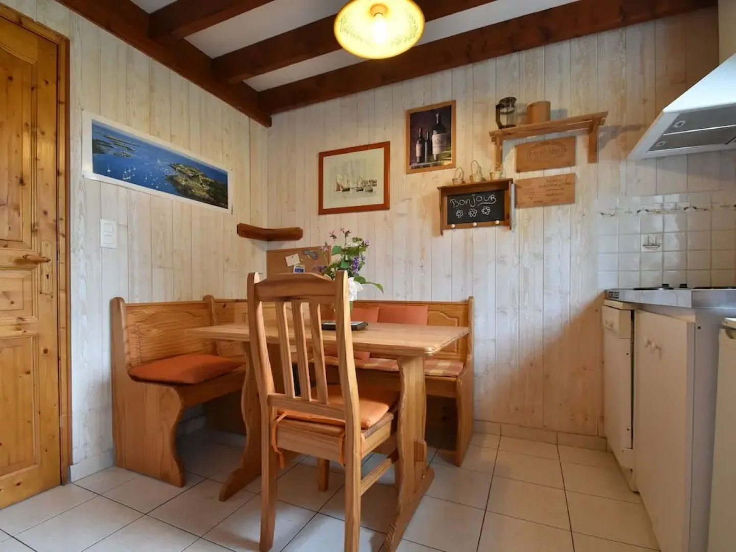 Cosy Holiday Home With Sheltered Terrace and Barbecue, Close to the Beach