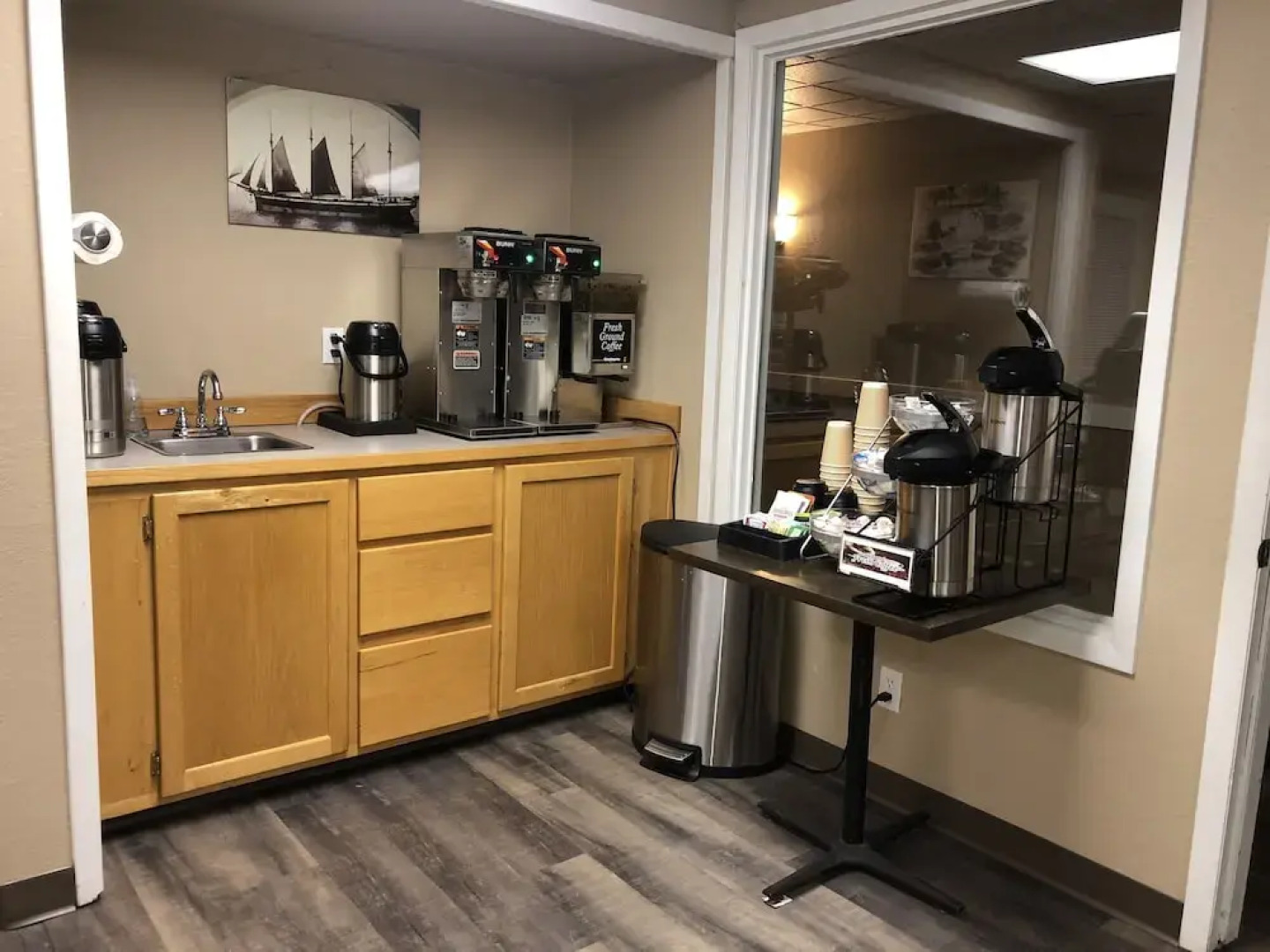 The Washburn Inn - On the Lake