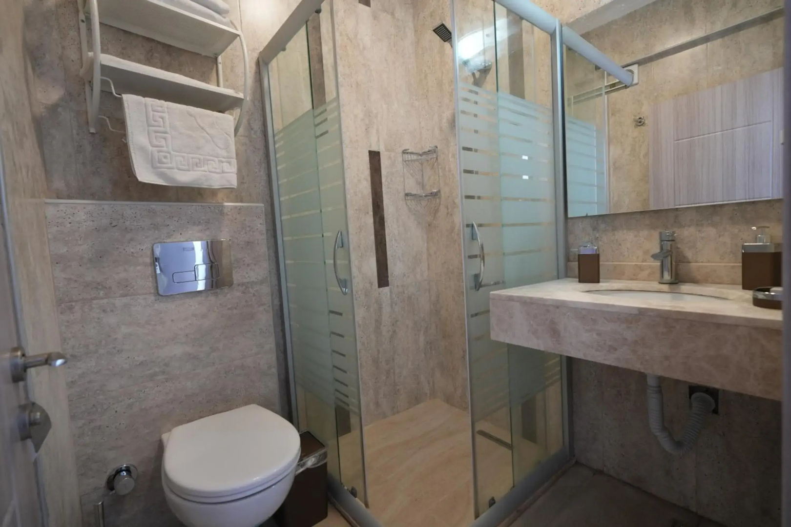 Manuela Hotel