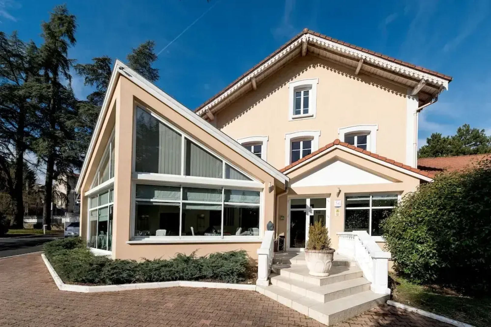 Logis Hôtel les Cèdres Bleus