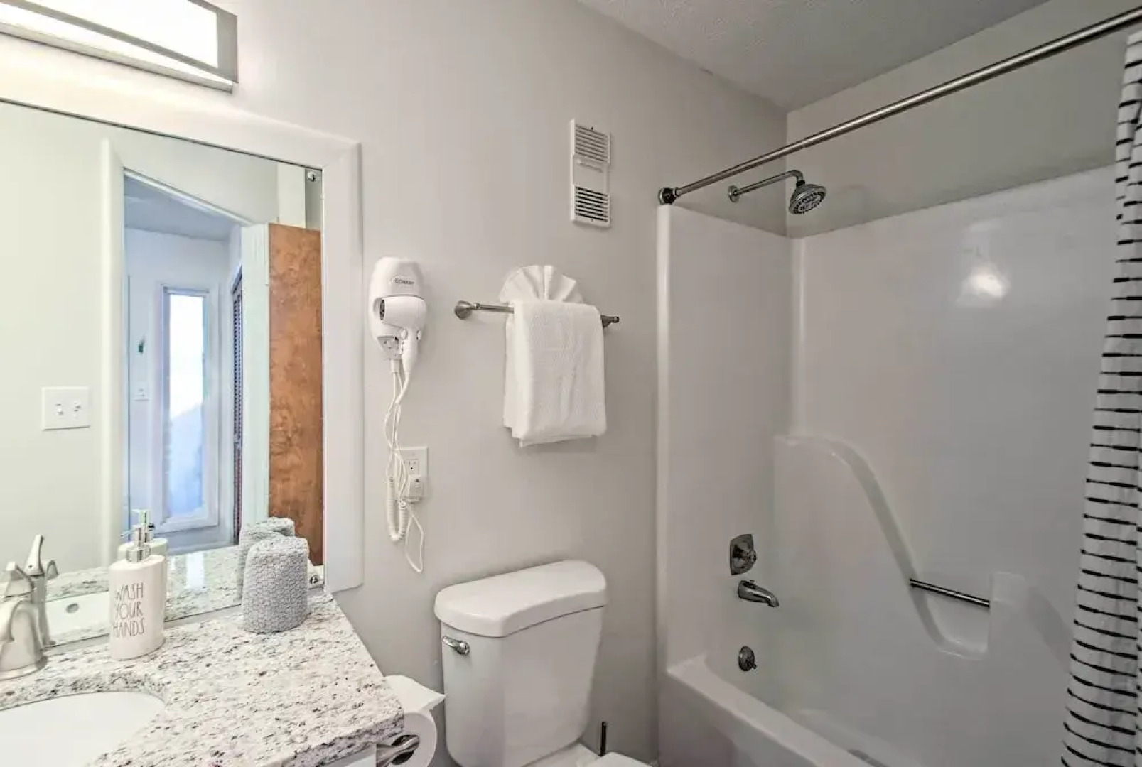 Wintergreen Resort Escape ~ Walk to Ski Lift!