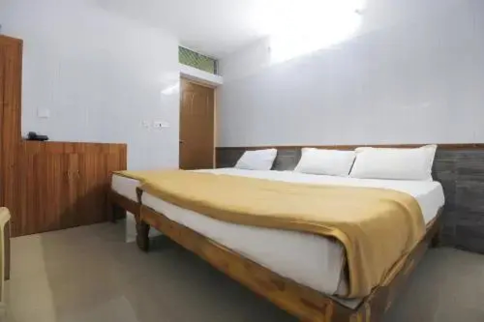 OYO 61145 J.K.S. Deluxe Lodge