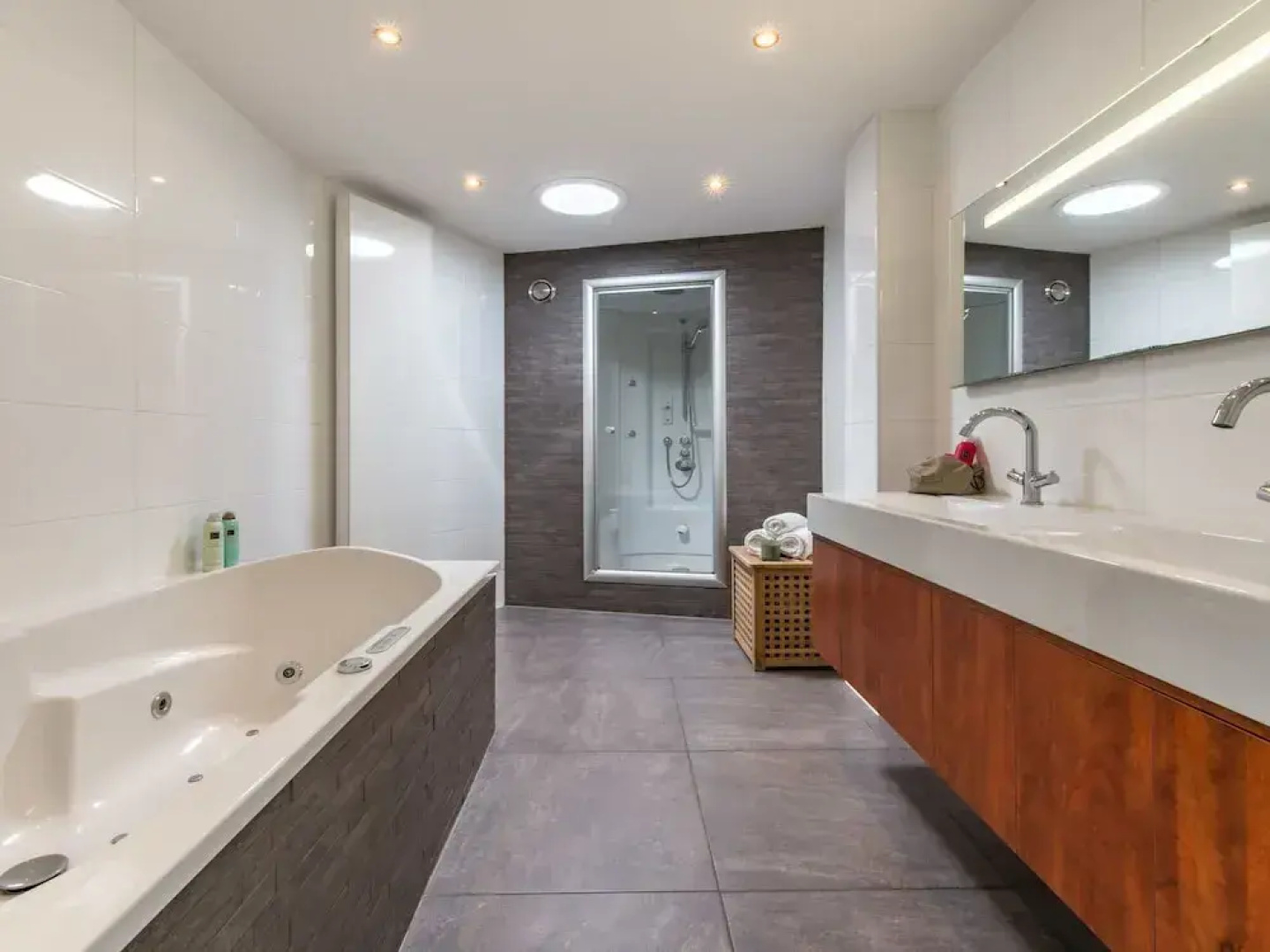 Water Villa Kortgene by Veerse Meer