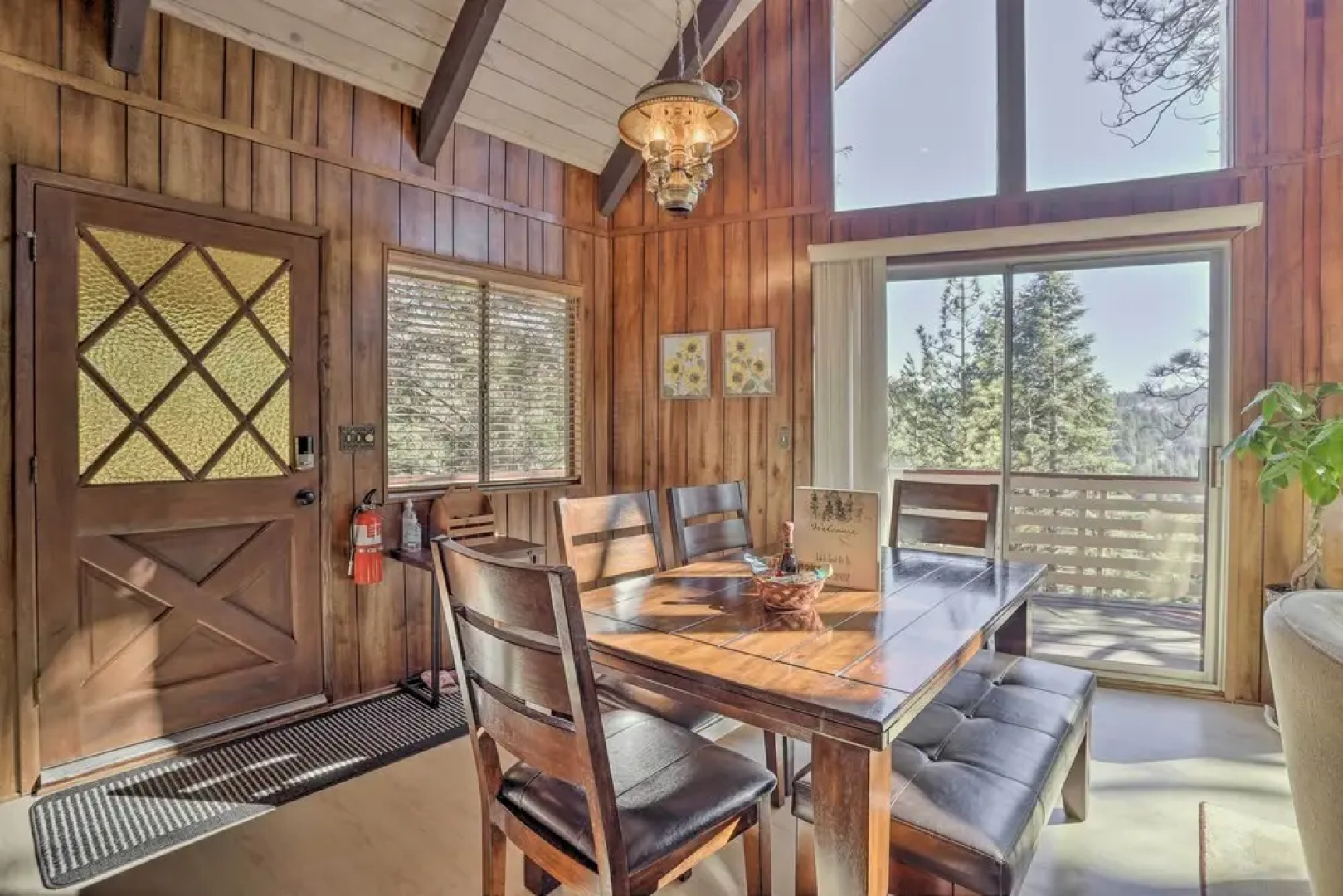 Quaint Cabin Retreat ~ 4 Mi to Arrowhead Lake