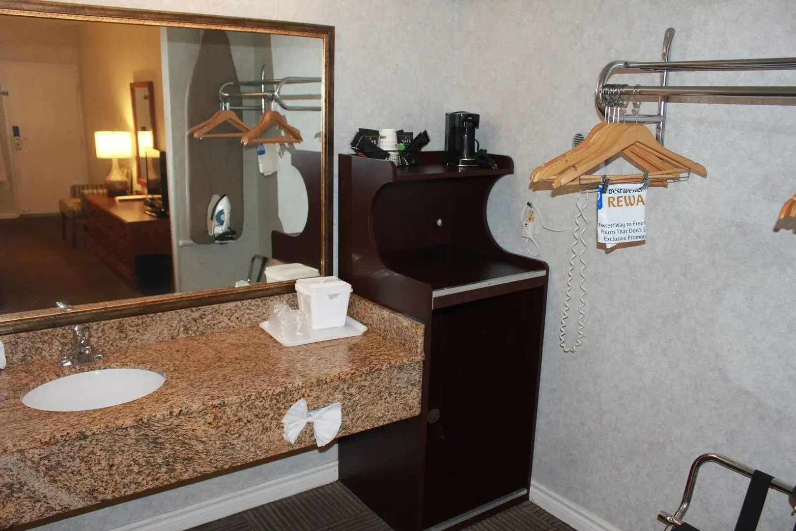 Studio 6 Corona, CA - West