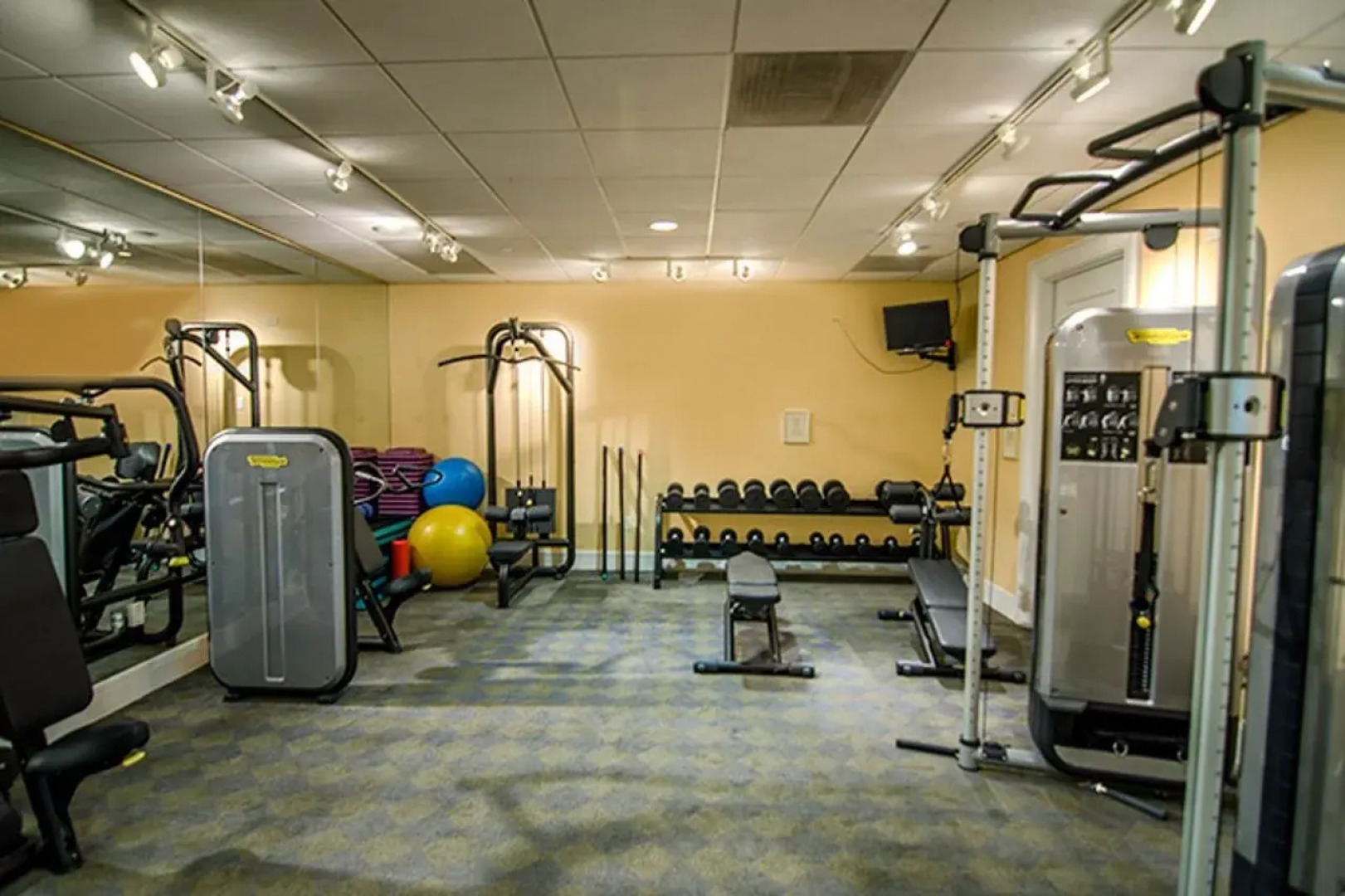 Naples Beach Club, A Four Seasons Resort