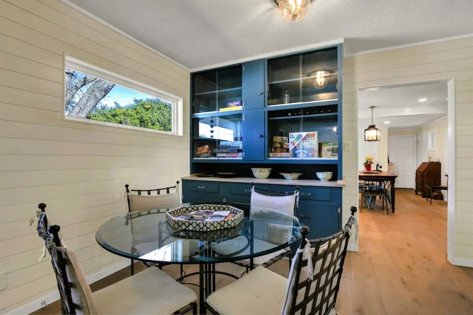 Luxury Cabin-right Across From Albert Dance Hall!