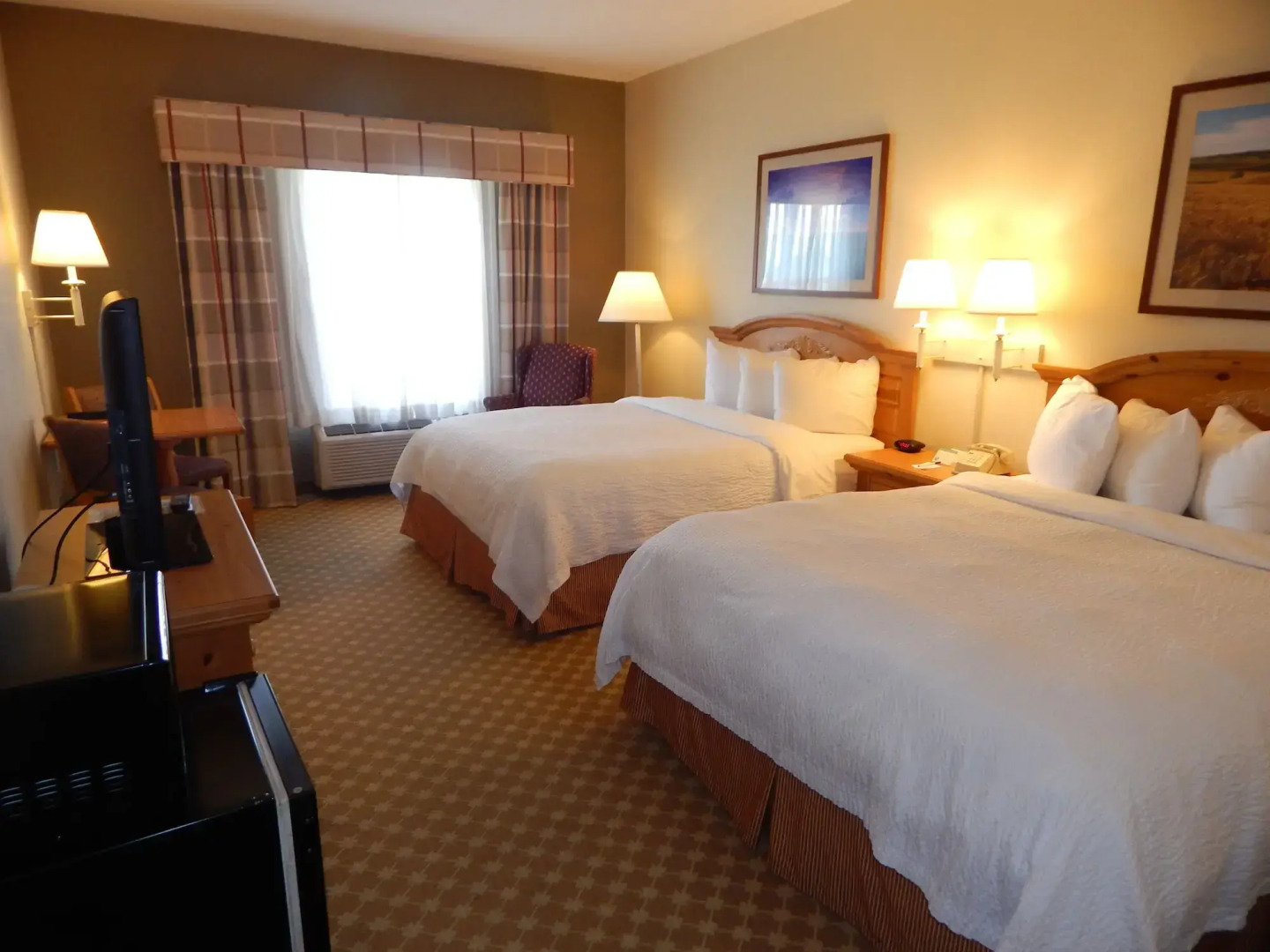 Lancaster Inn and Suites