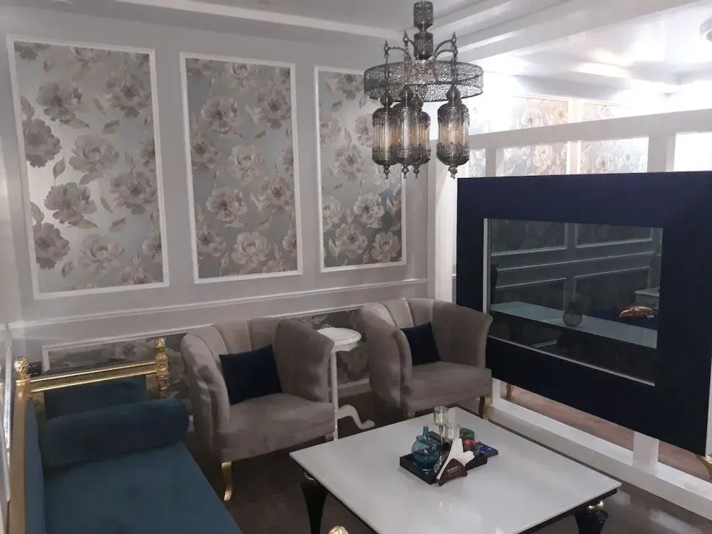 Hotel Minakshi International