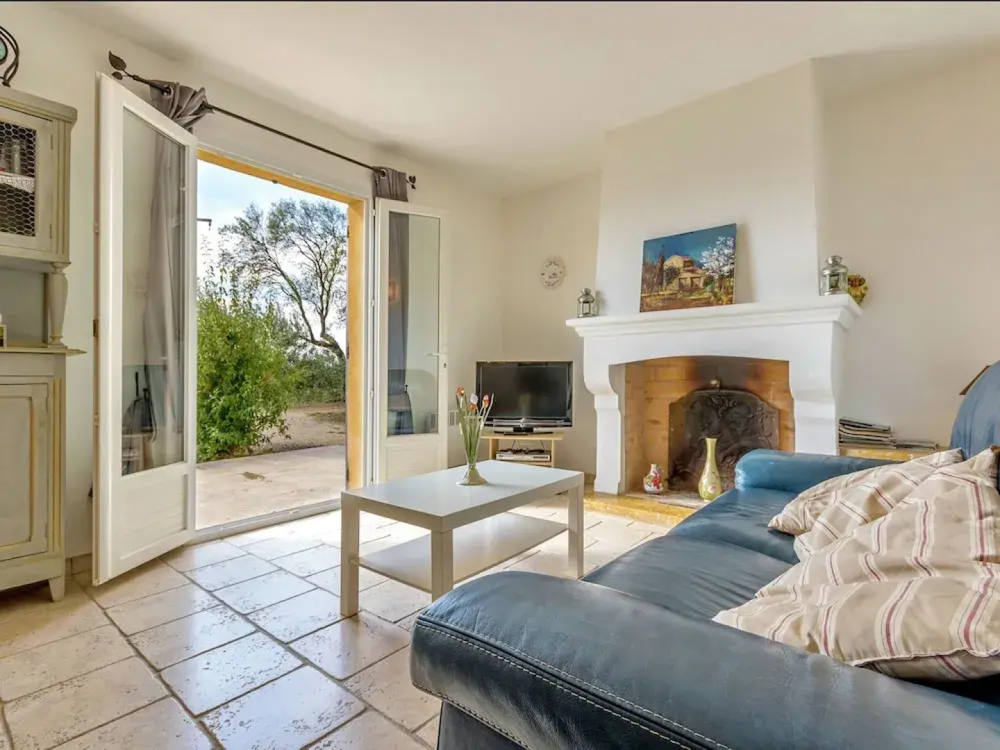 Detached Holiday Home Near the Truffle Capital of Aups, With a Shared Swimming Pool