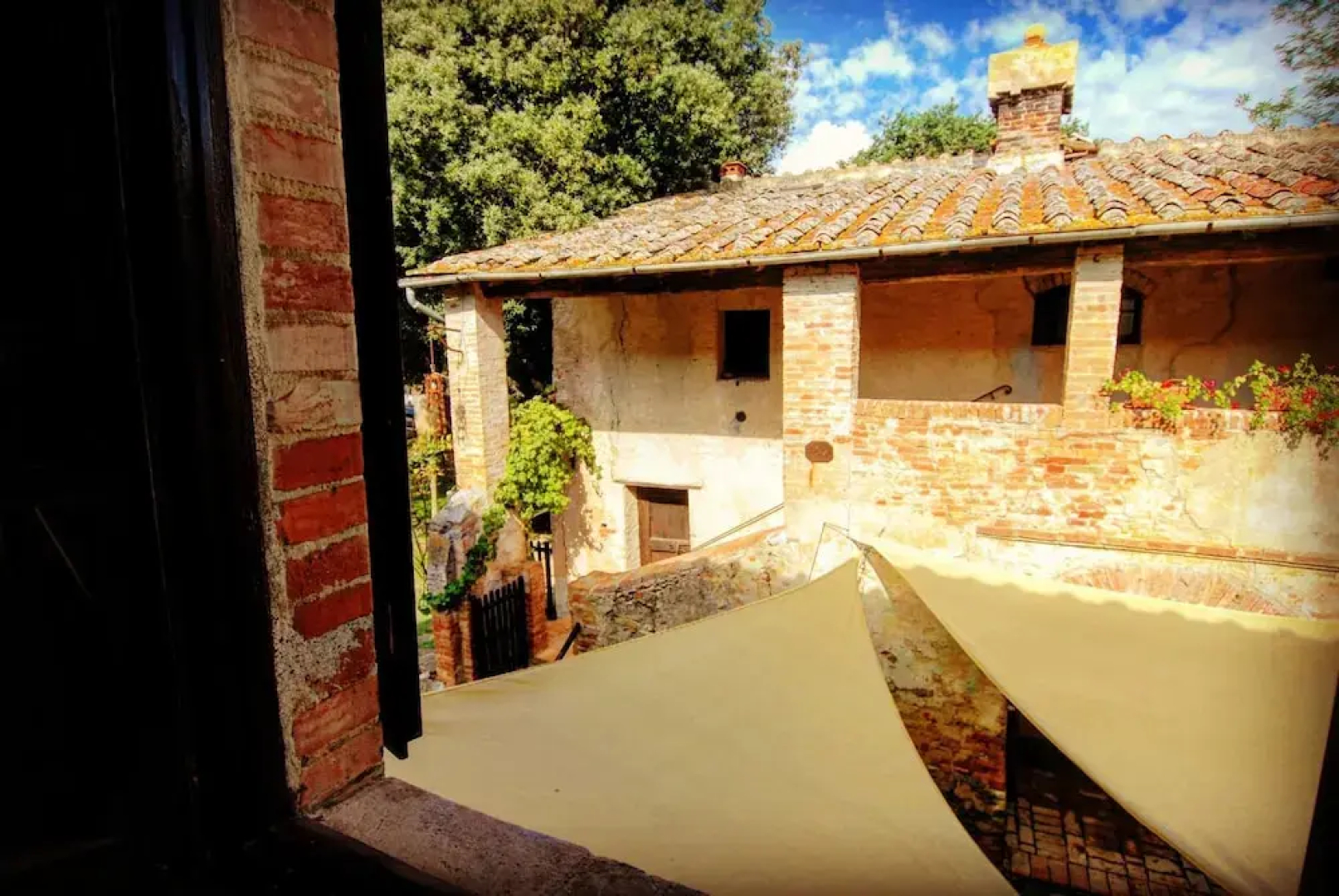 Villa With 8 Bedrooms in Buonconvento, With Private Pool, Furnished Garden and Wifi - 90 km From the Beach