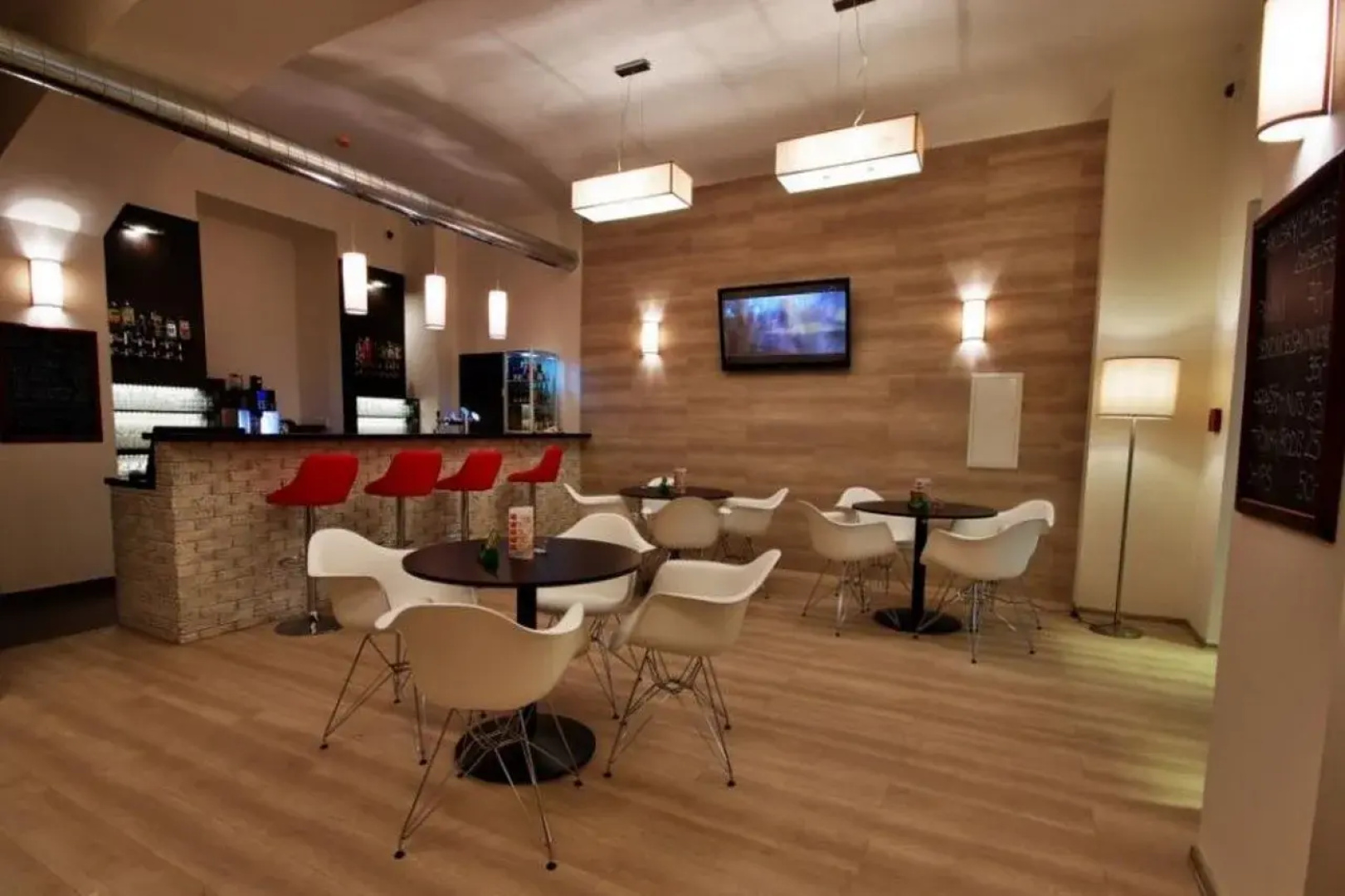 Hotel Adeba