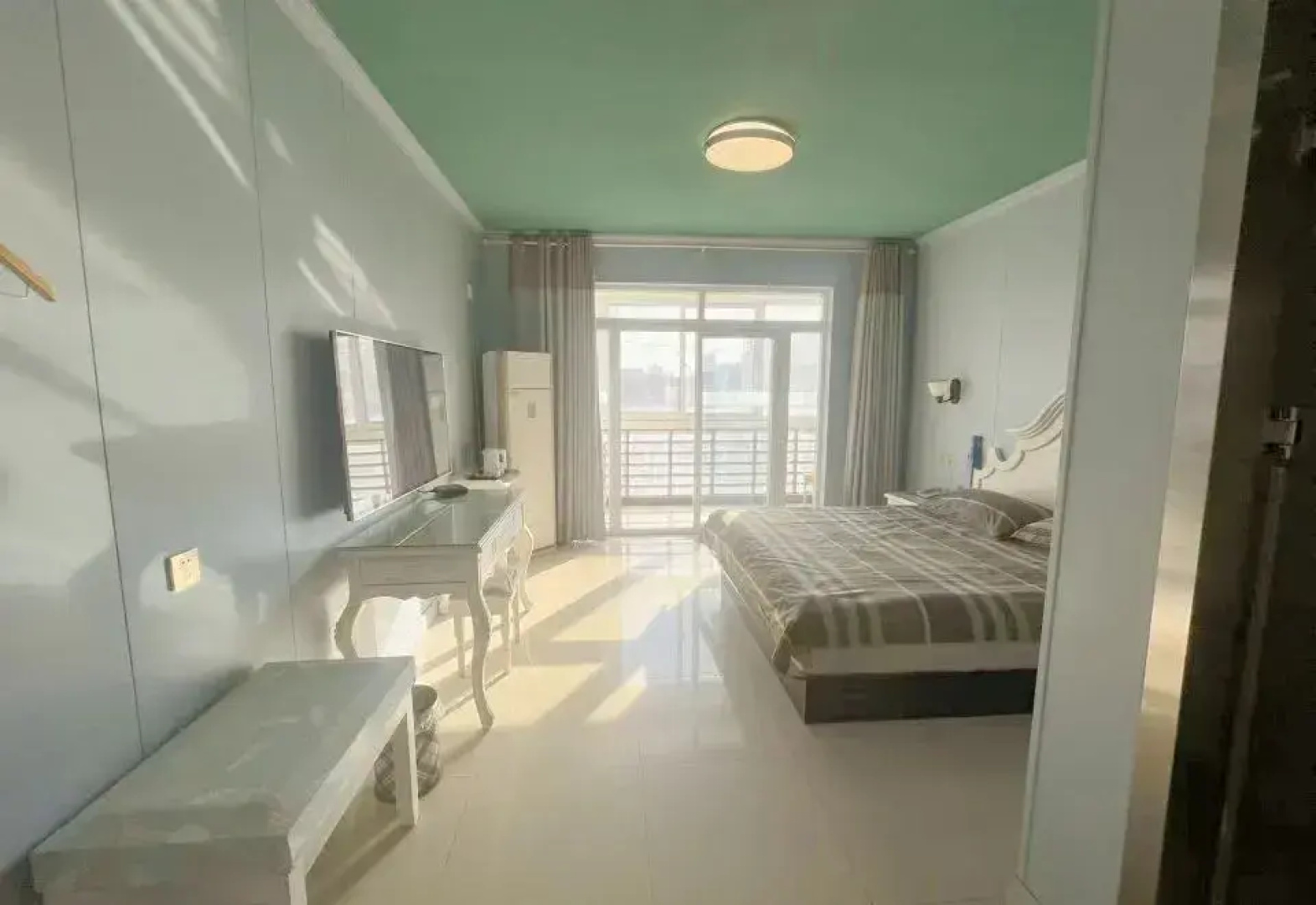 Milan Apartment (Zhumadian Haiyun Branch)