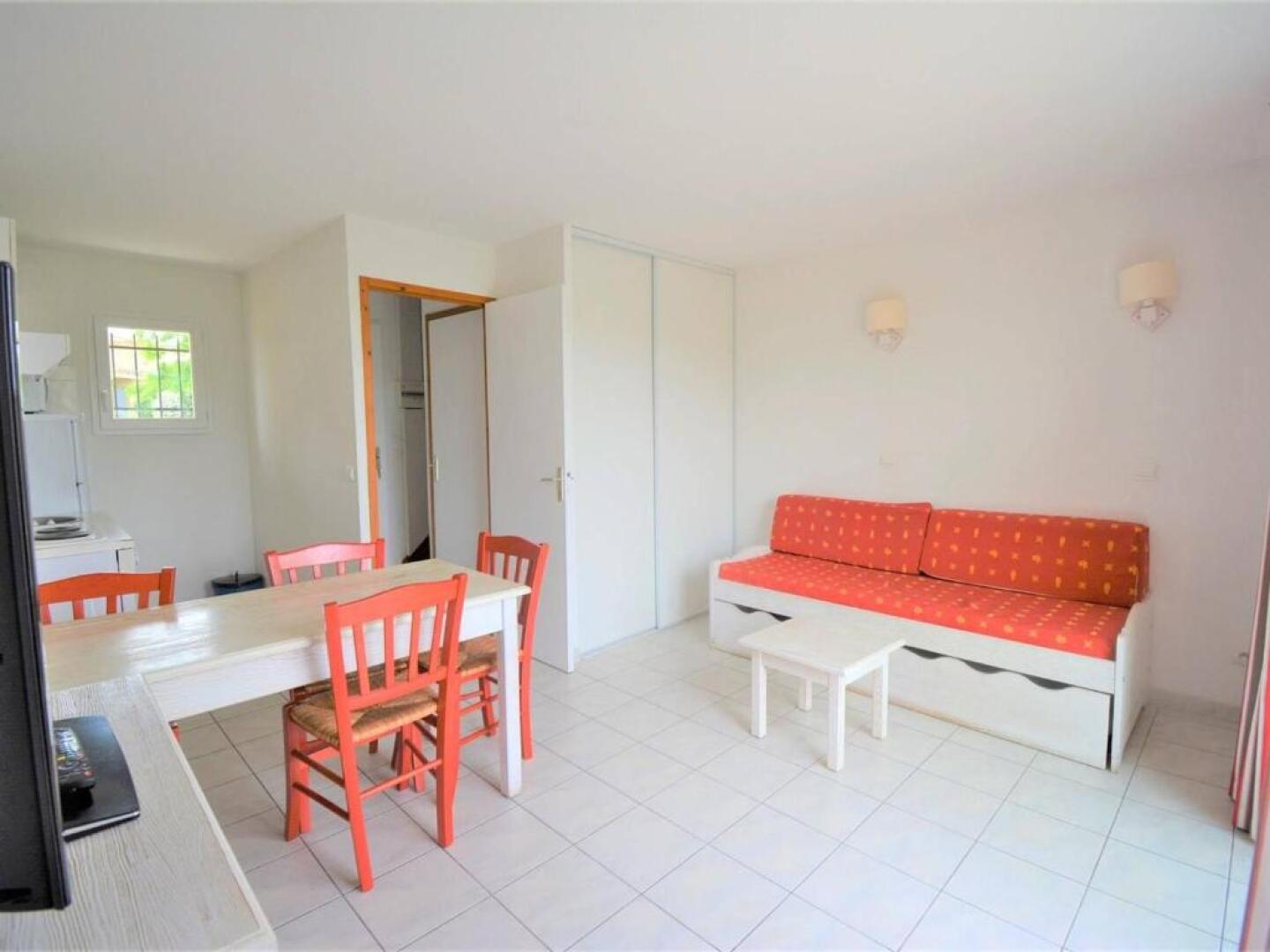 Maison Salavas, 3 pièces, 6 personnes - FR-1-382-136