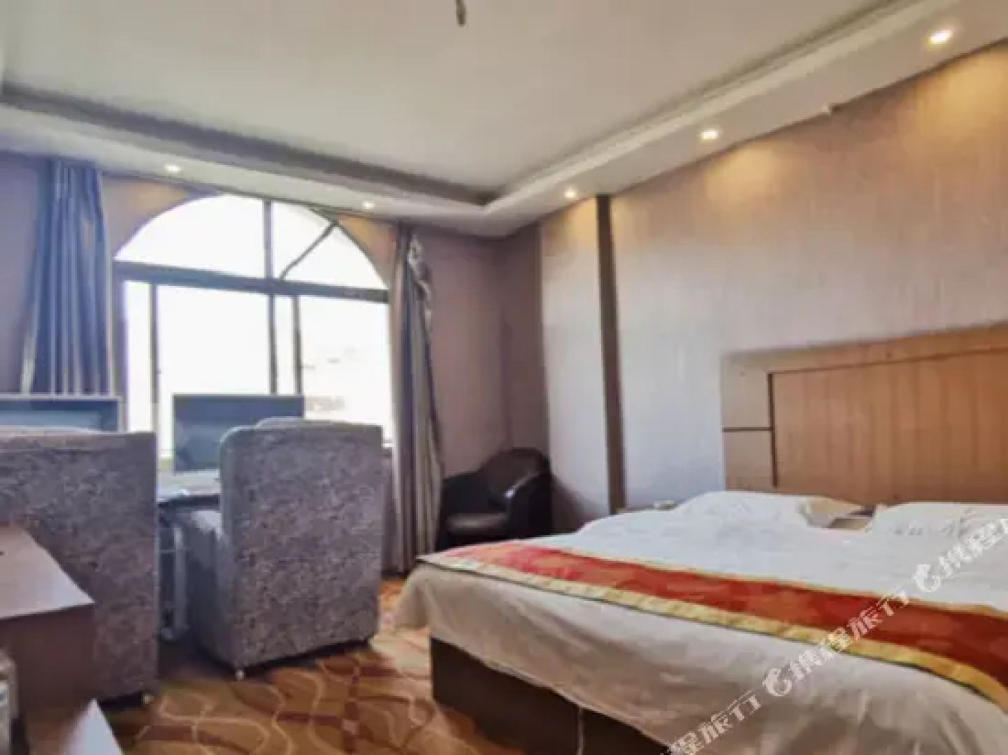 Mengzi 8090 Hotel