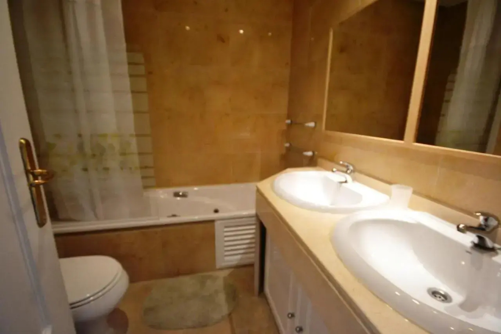 Marina Duquesa Apartment