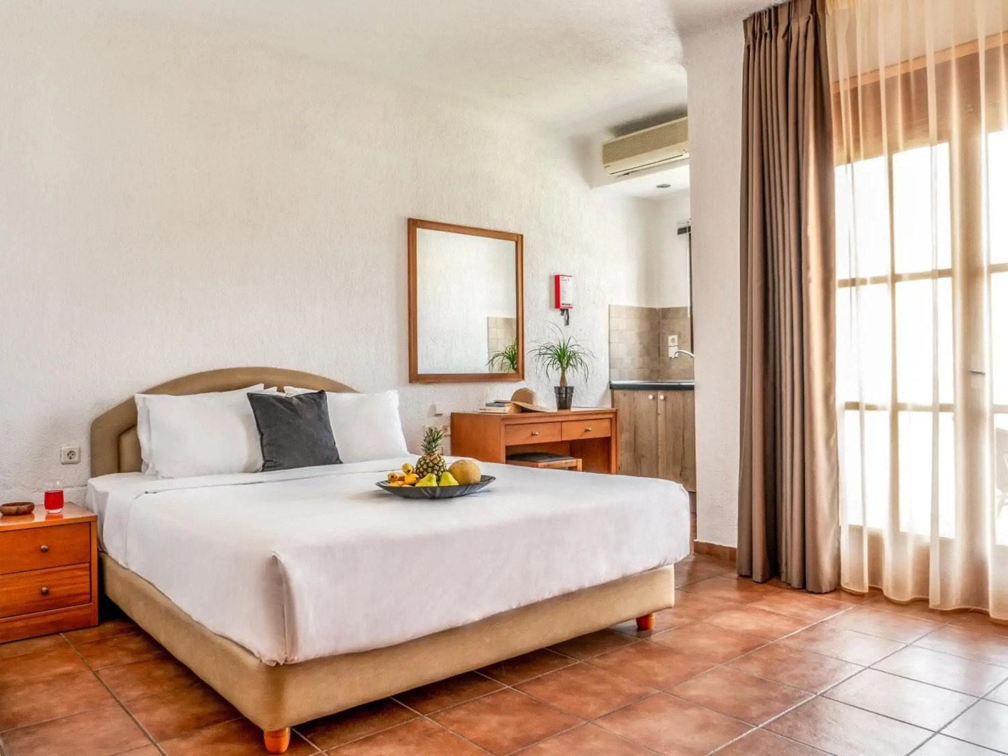 Elounda Alikes Suites & Studios