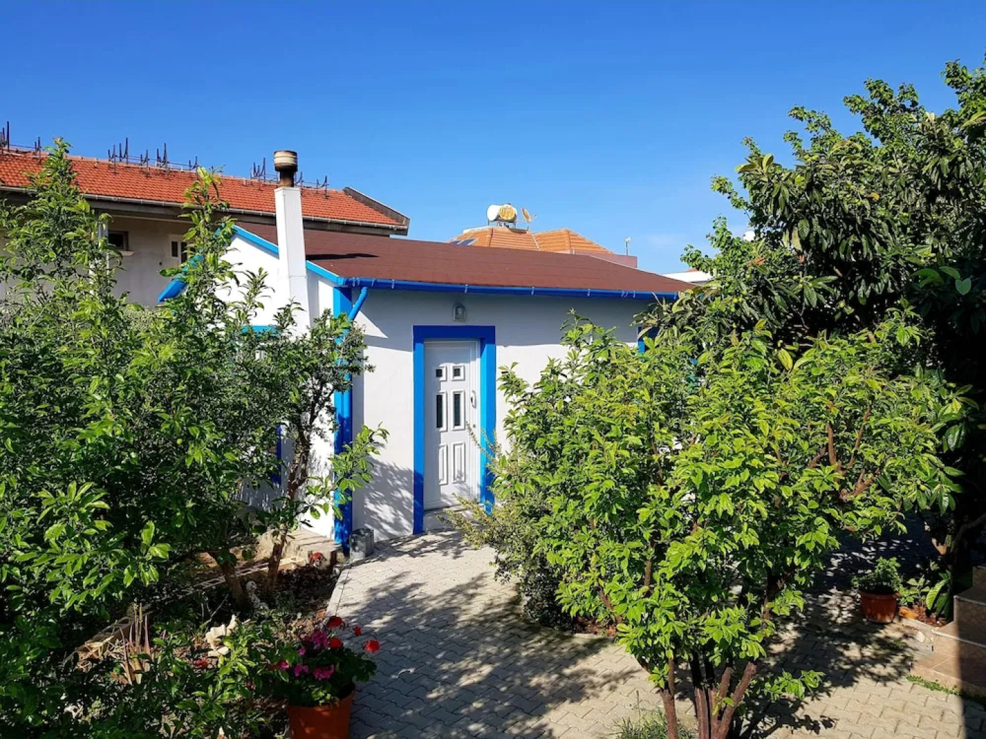 Pomegranate Cottage 1 Double Bedroom With Spectacular Mountain Sea View