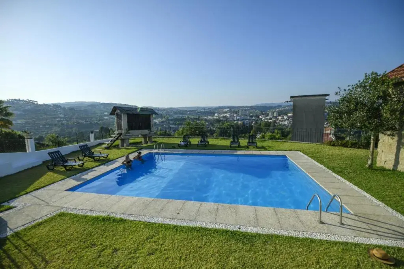 3 bedrooms villa with private pool enclosed garden and wifi at Amarante