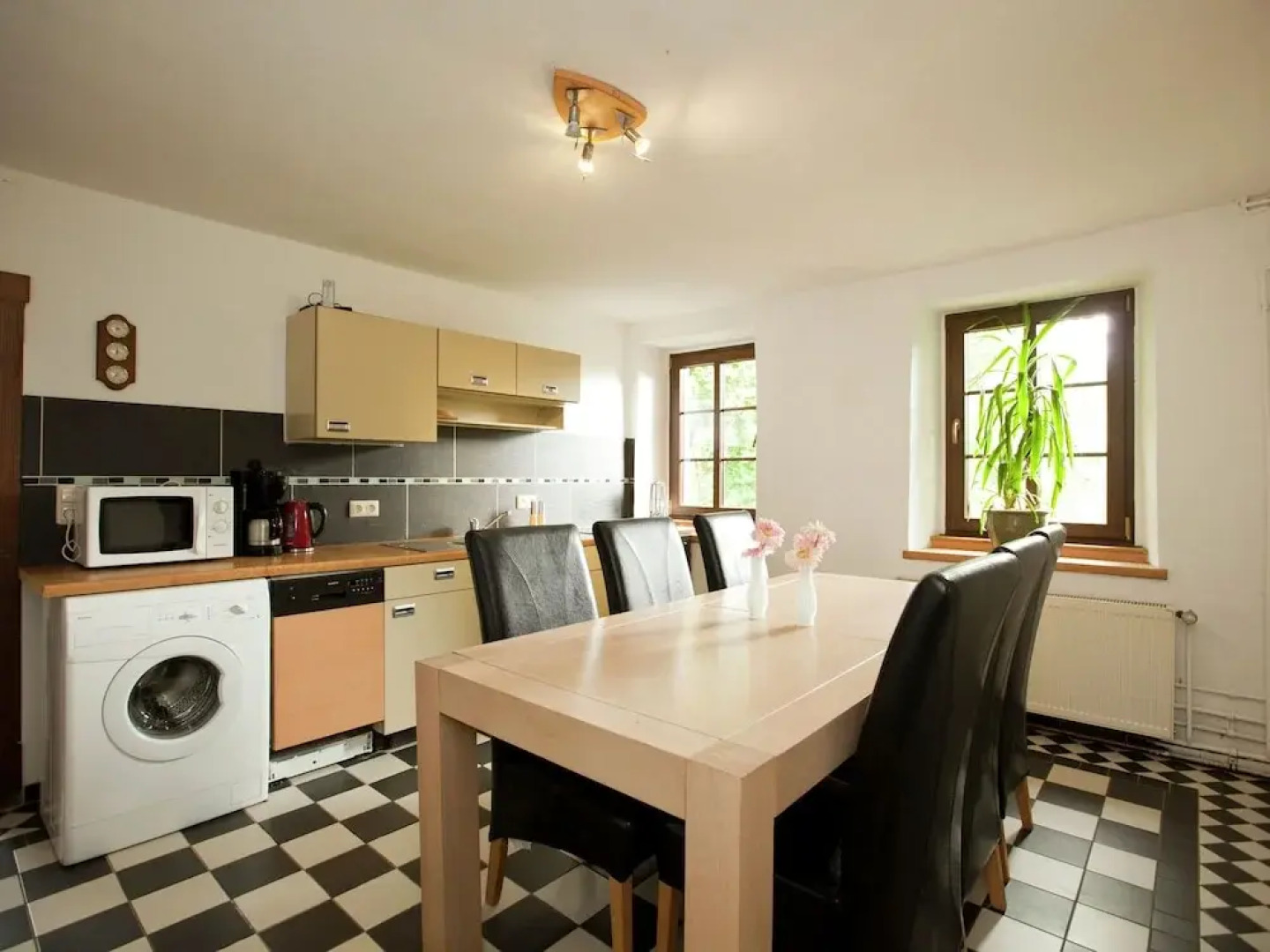 Charming Apartment in Weißenhof Near the Forest