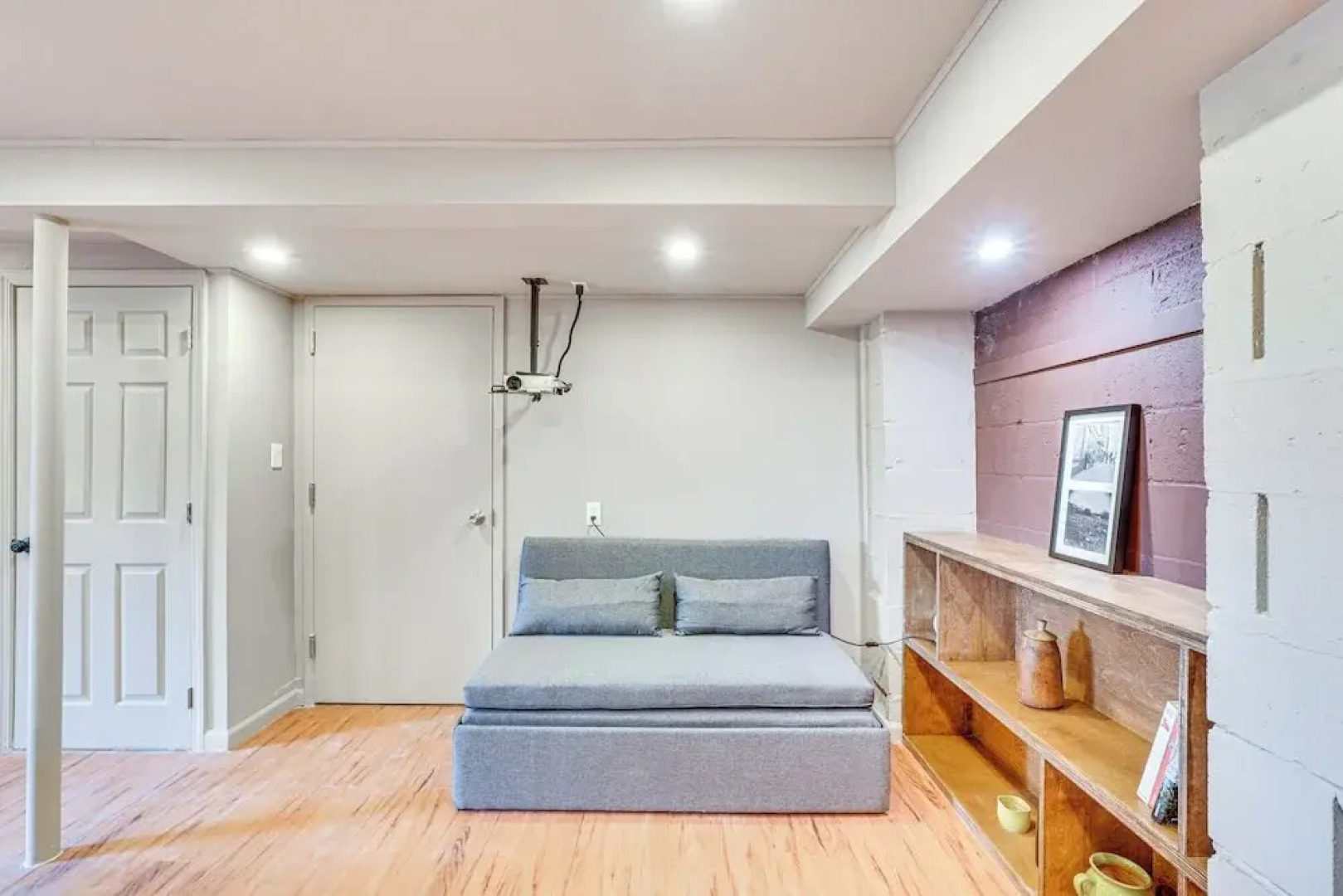 Game Room & Yard: Mid-century Modern Kingston Home