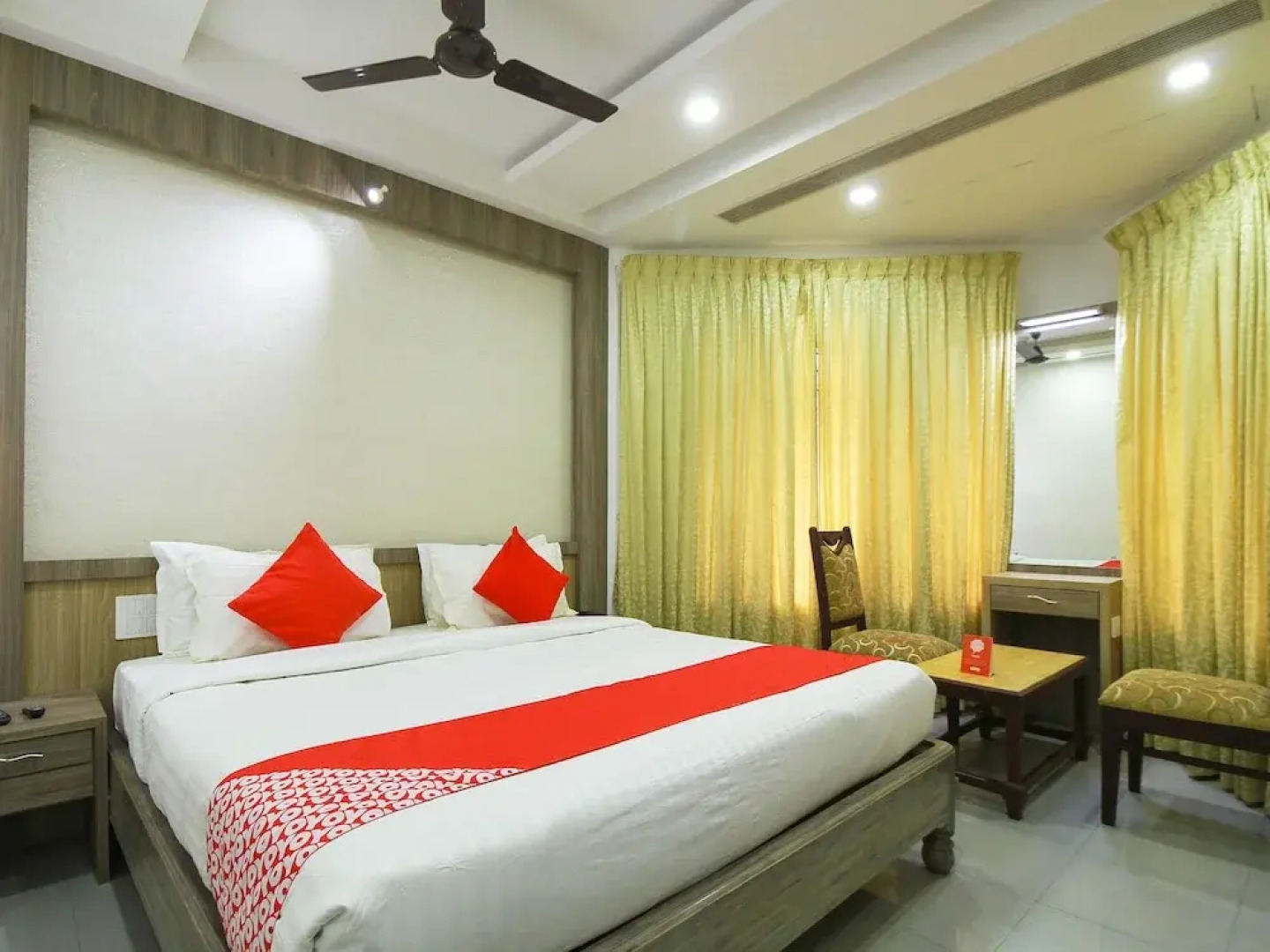 OYO 28567 Krishna Holiday Village