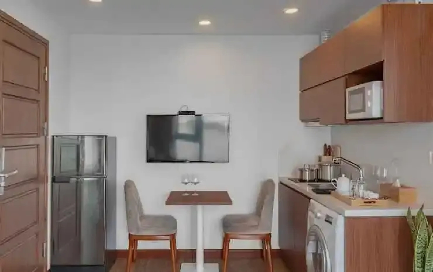 22Housing Moon Westlake Apartment