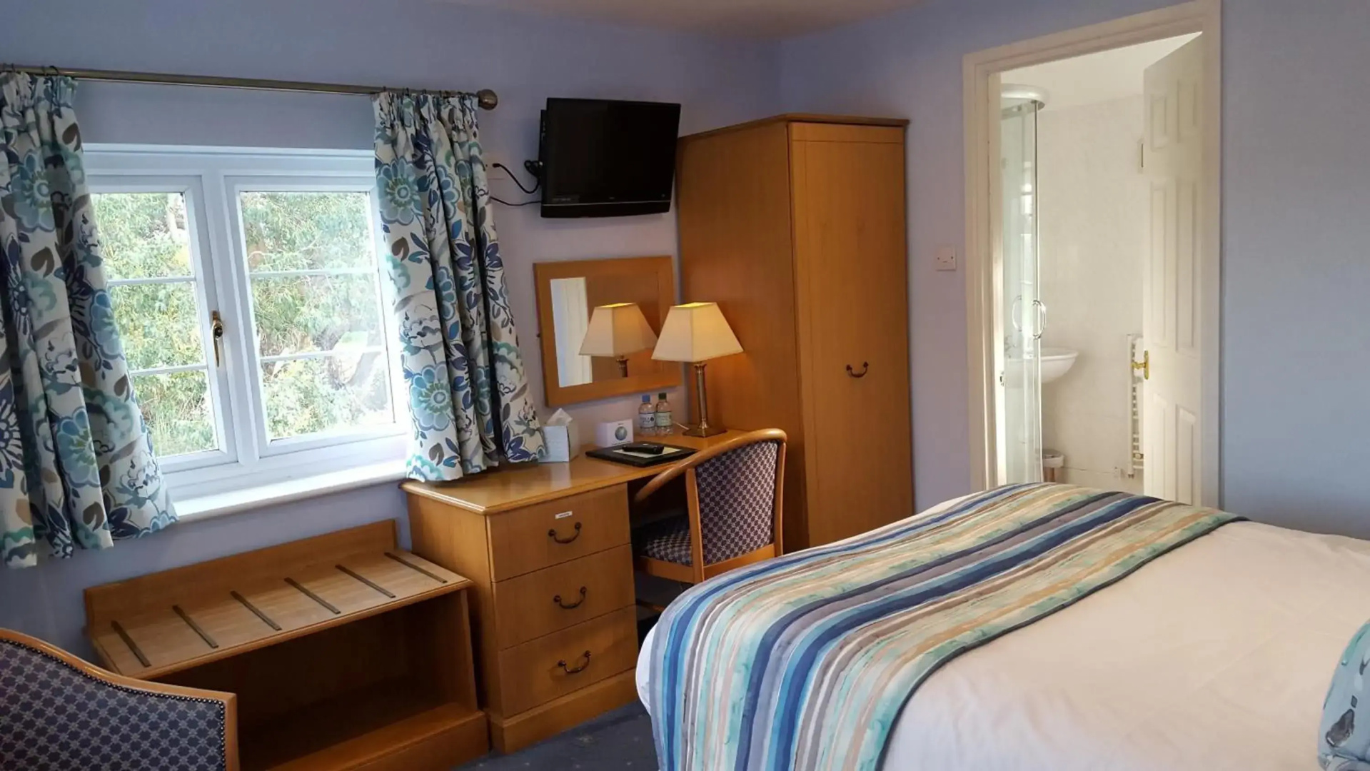 Apple Tree Hotel