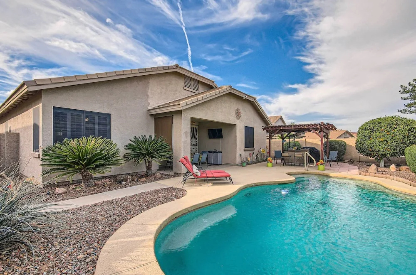 Heated Pool, Gas Grill & Yard: Phoenix Retreat!