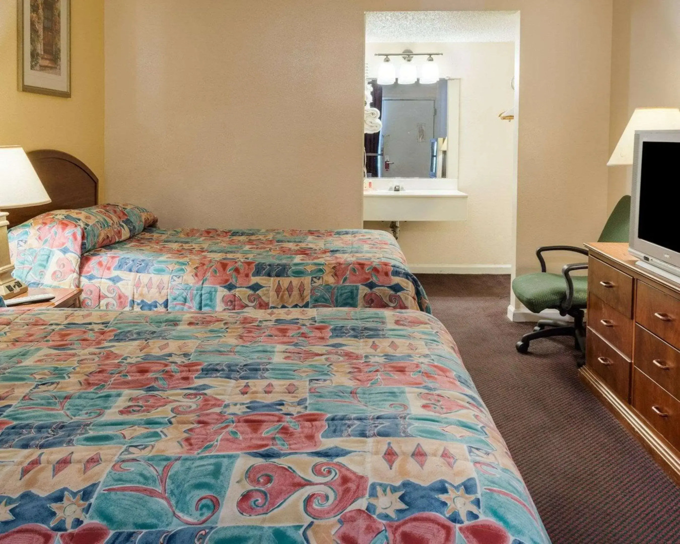 Rodeway Inn Colonial Heights I-95