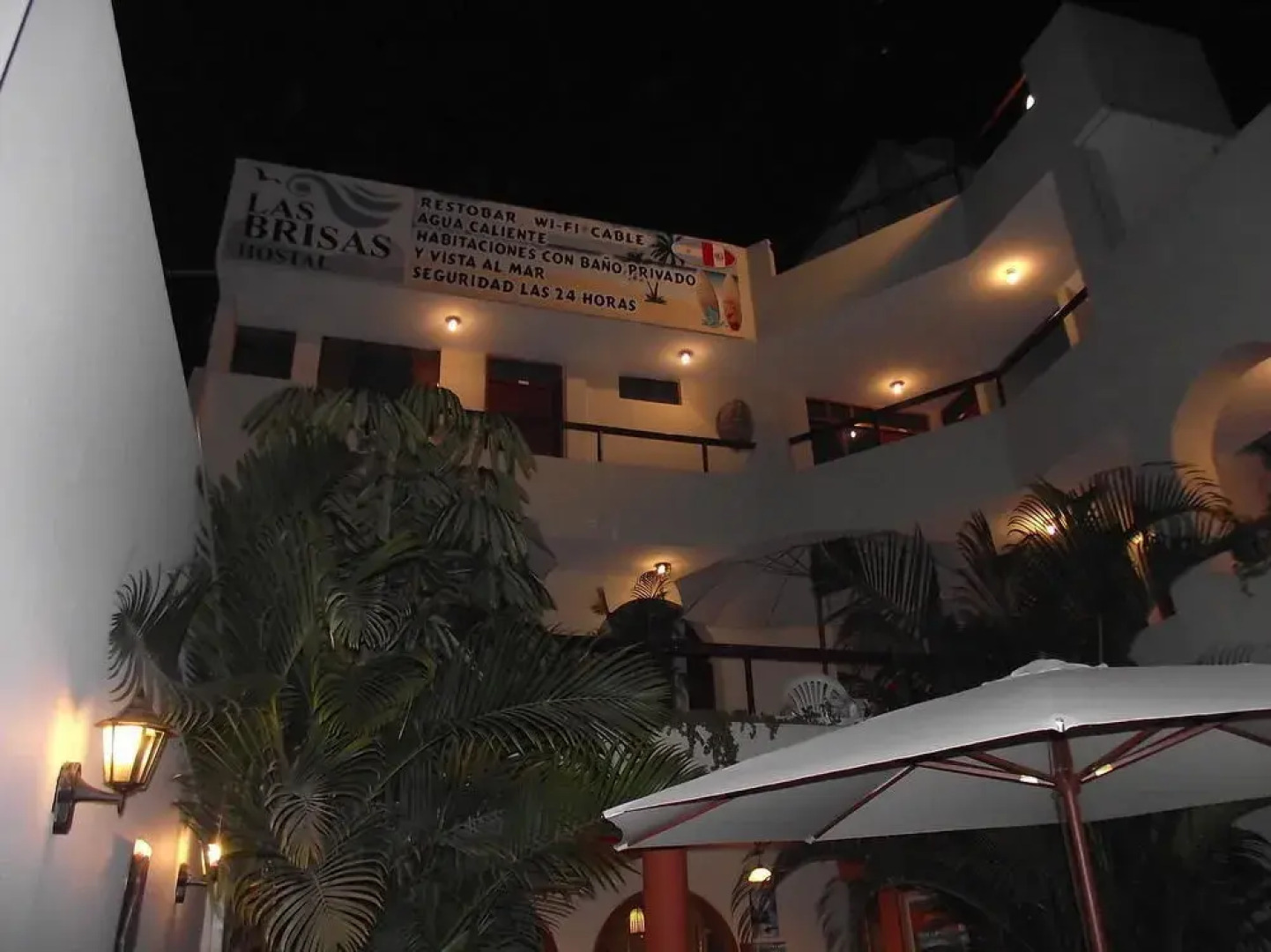 Las Brisas Hostal
