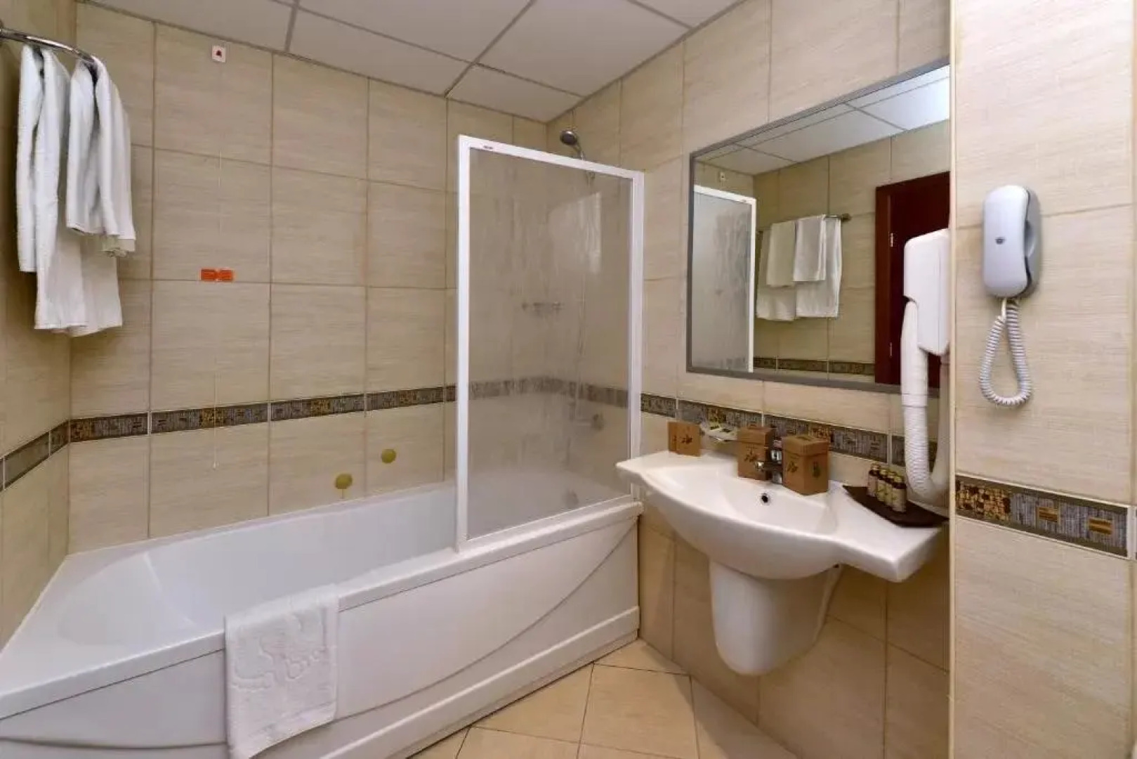 Berlin Golden Beach Hotel