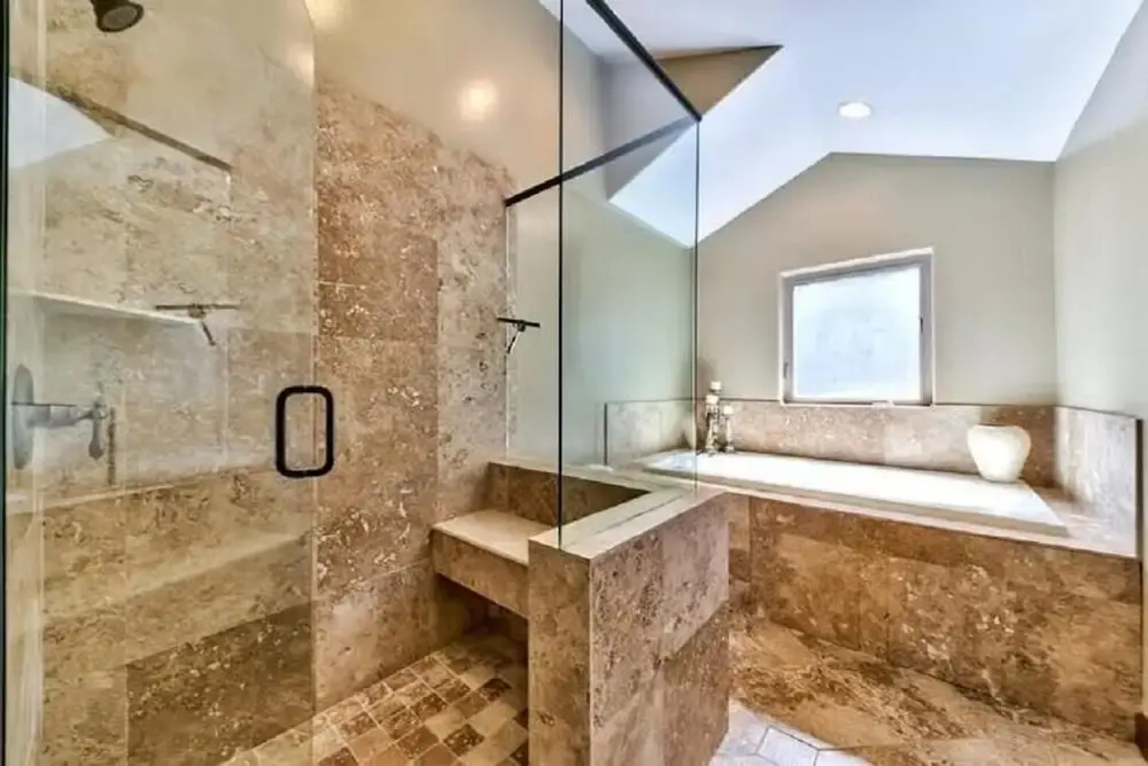 Lv12: Luxury Villa Walk to the Beach