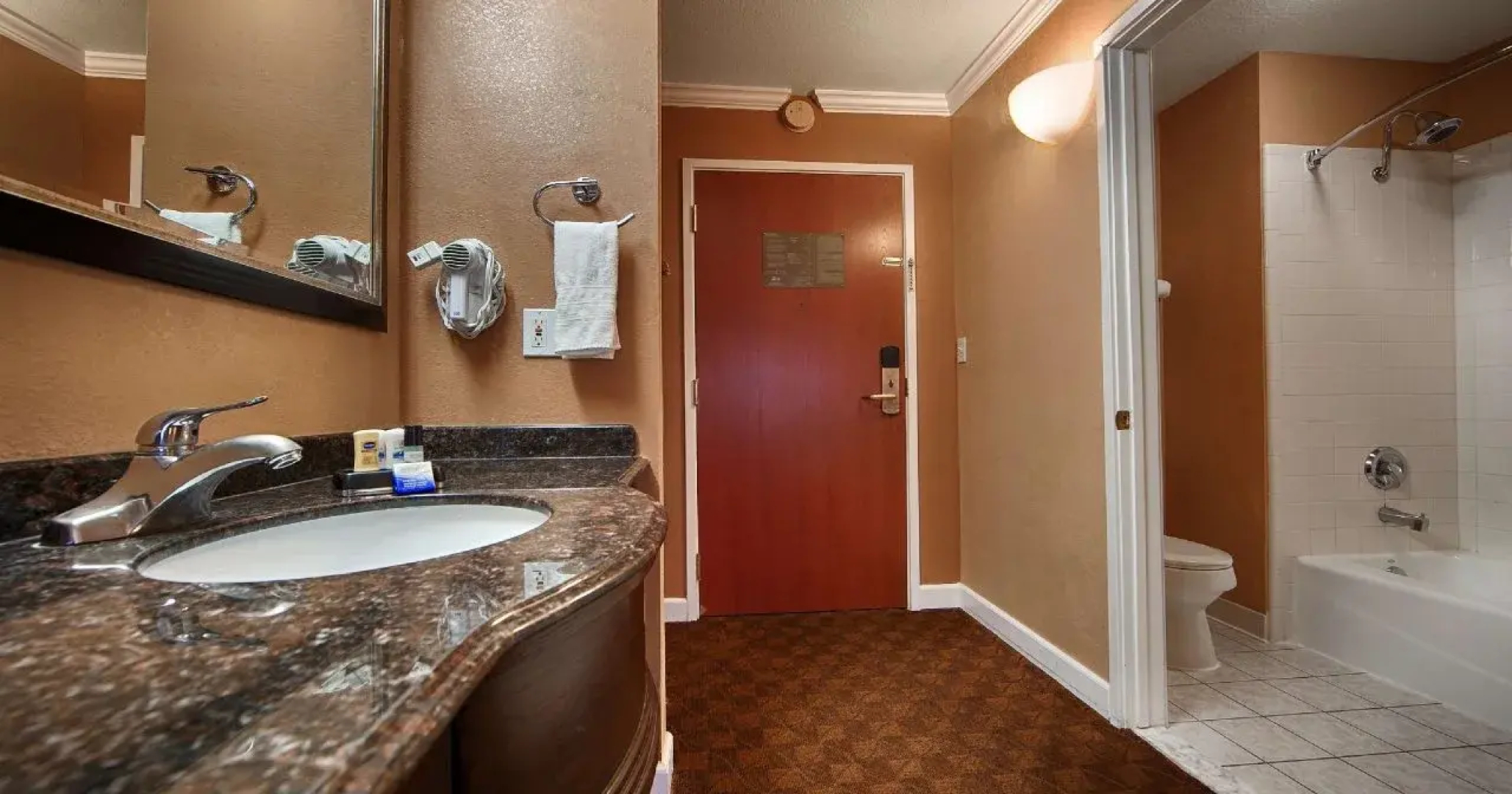 Best Western Plus Orchard Inn