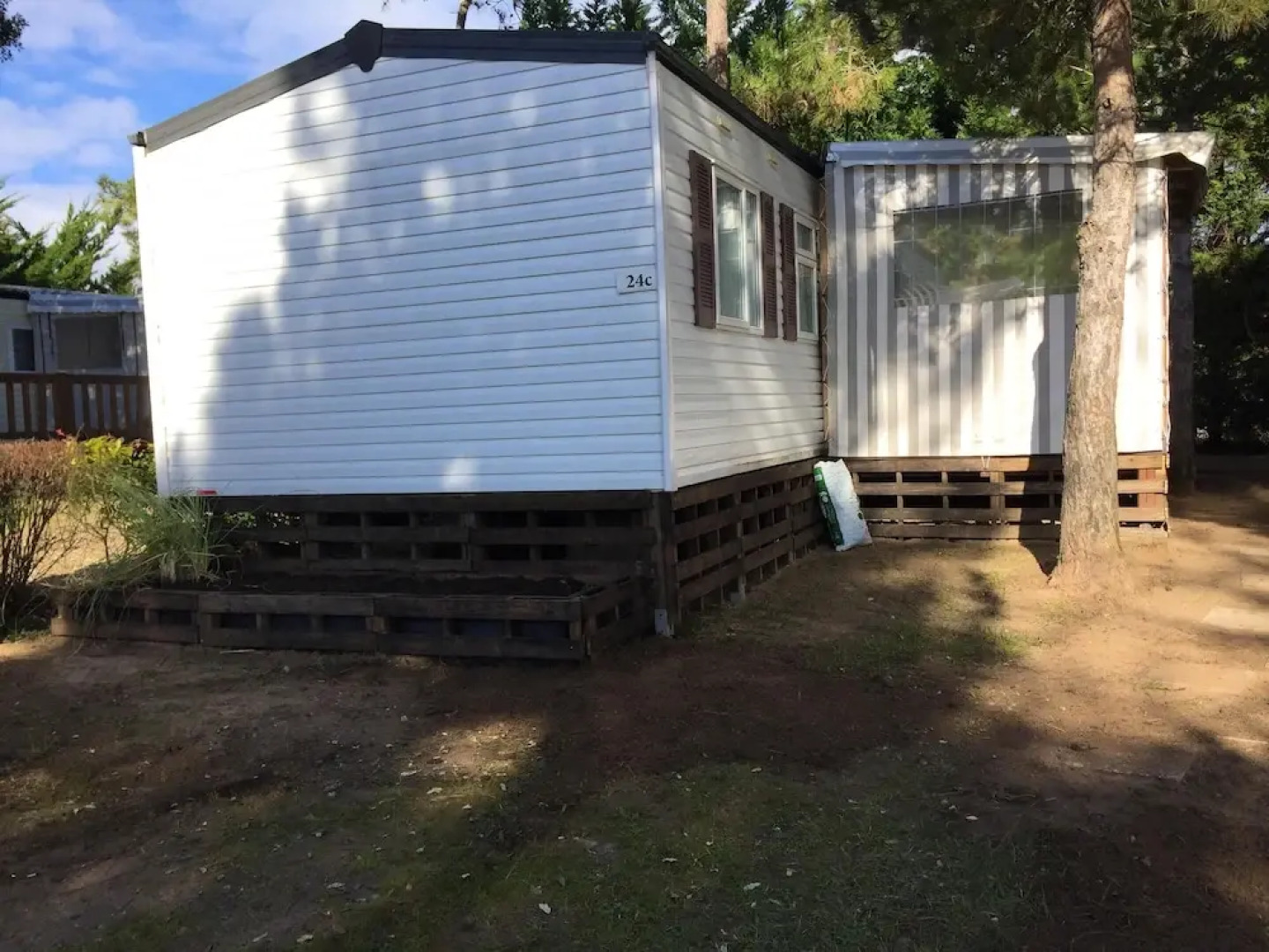 Bungalow With 3 Bedrooms in Saint-jean-de-monts, With Pool Access and Furnished Garden - 2 km From the Beach