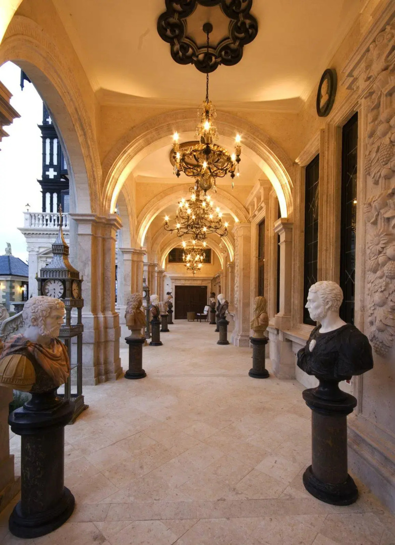 The Old England Manor