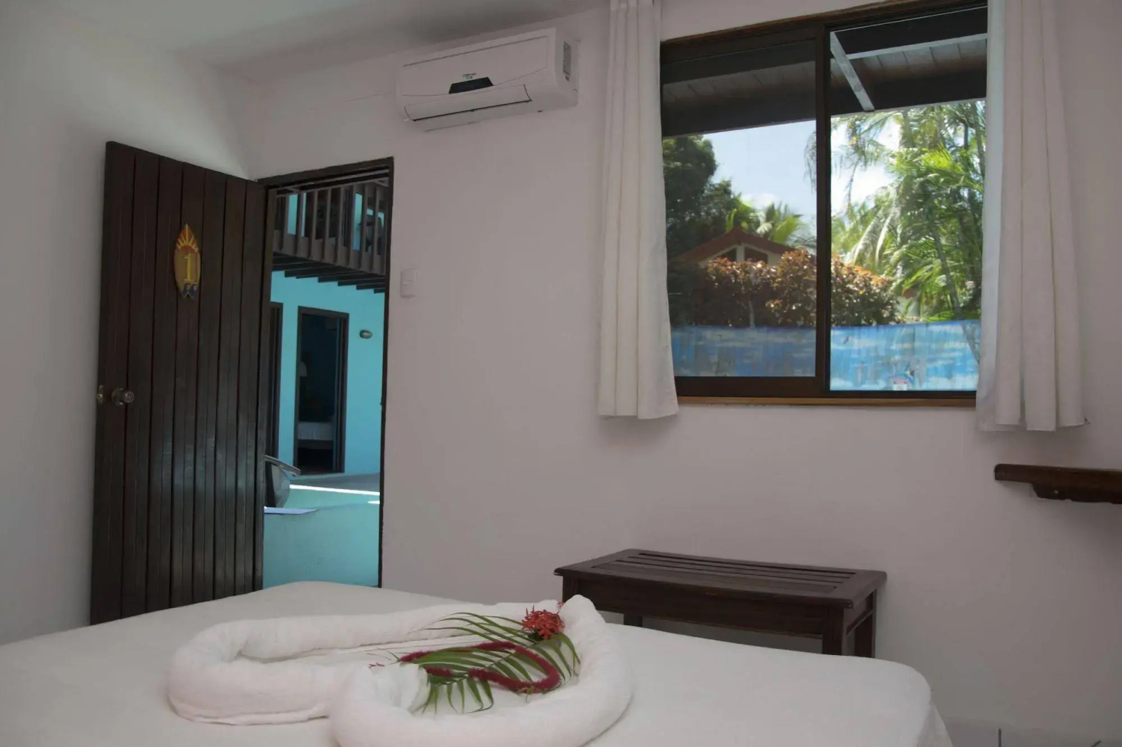 Pelican Beachfront Hotel