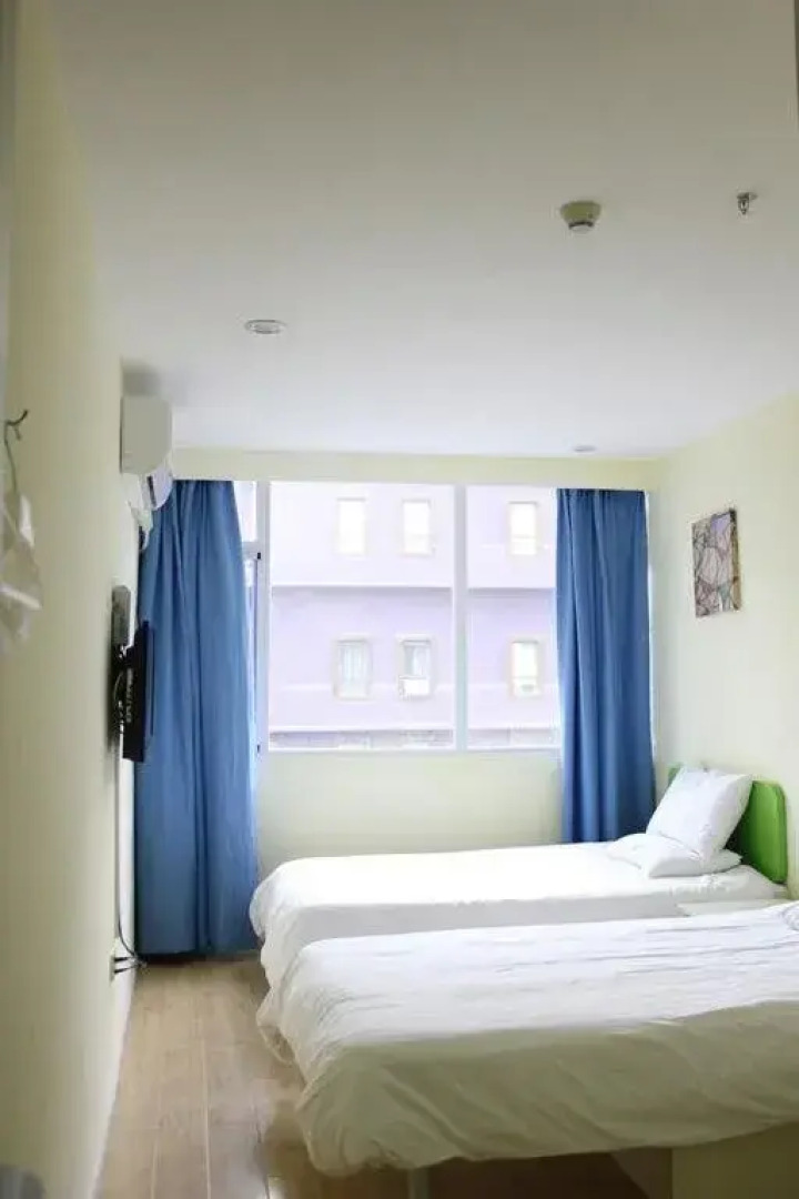 Hi Inn Changshu Clothing City