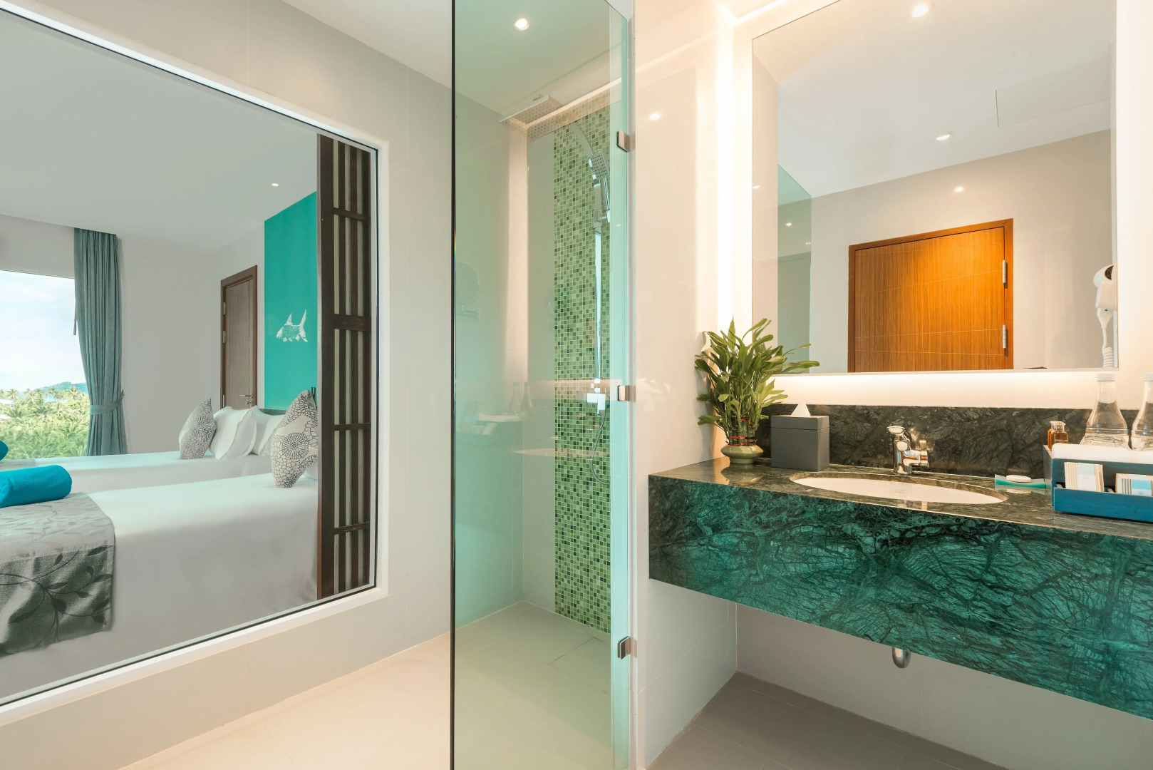 Курортный отель Fishermen's Harbour Urban Resort