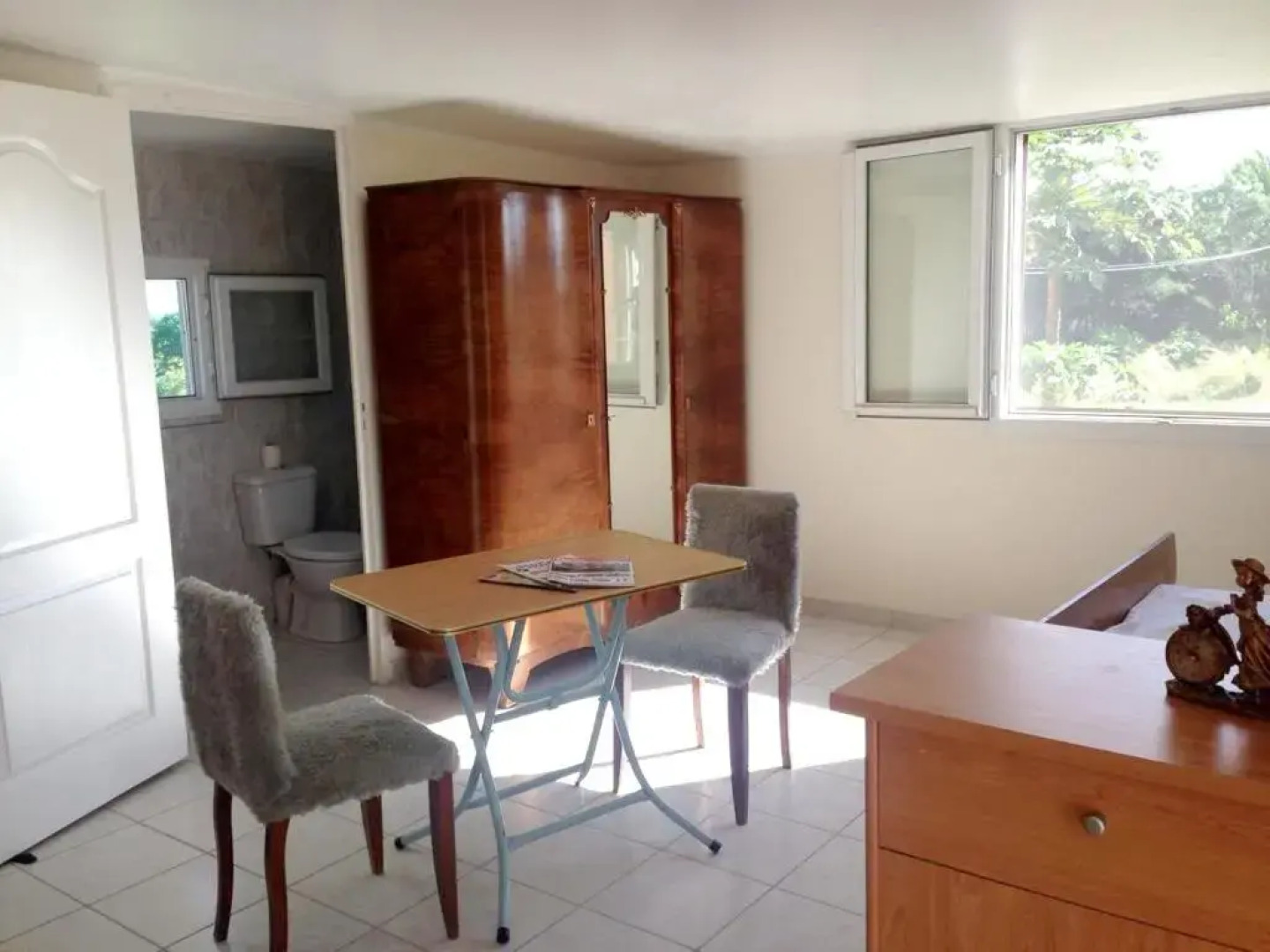 Studio in Triolet, With Enclosed Garden and Wifi Near the Beach