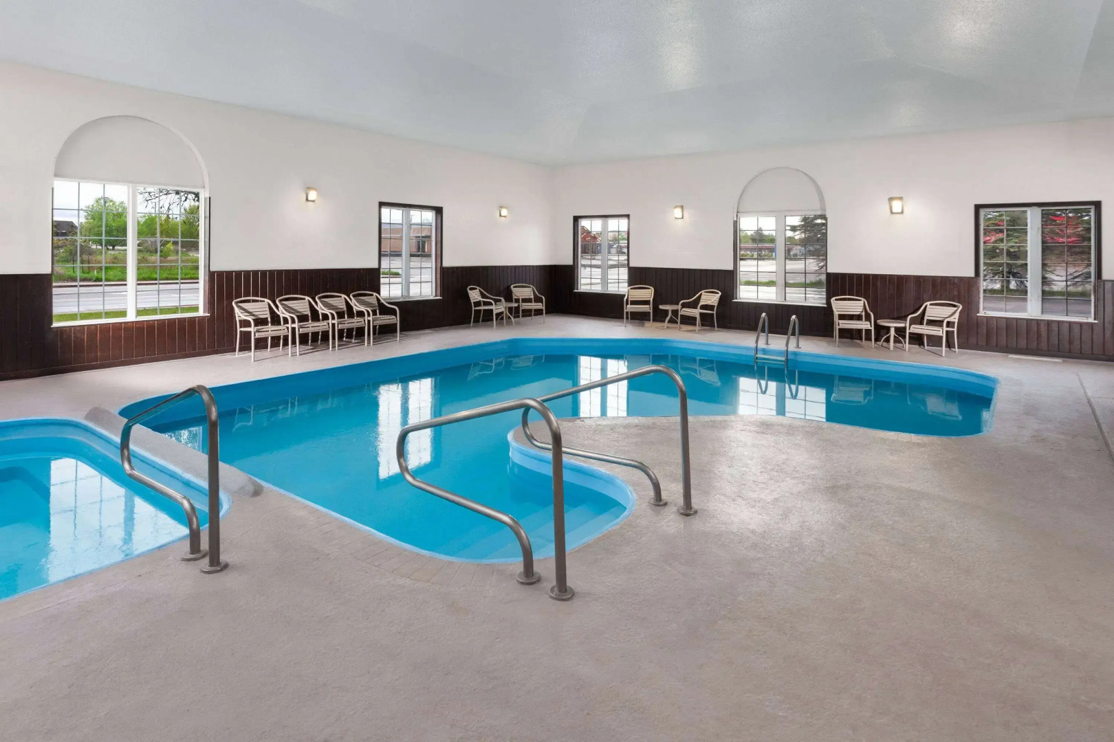 AmericInn by Wyndham Eagle River Downtown