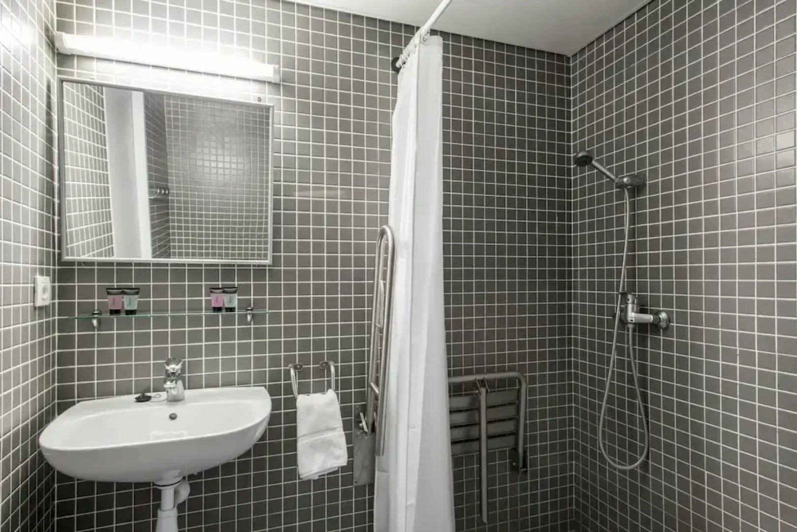 Residencia Universitaria Resa Roberto de Nobili