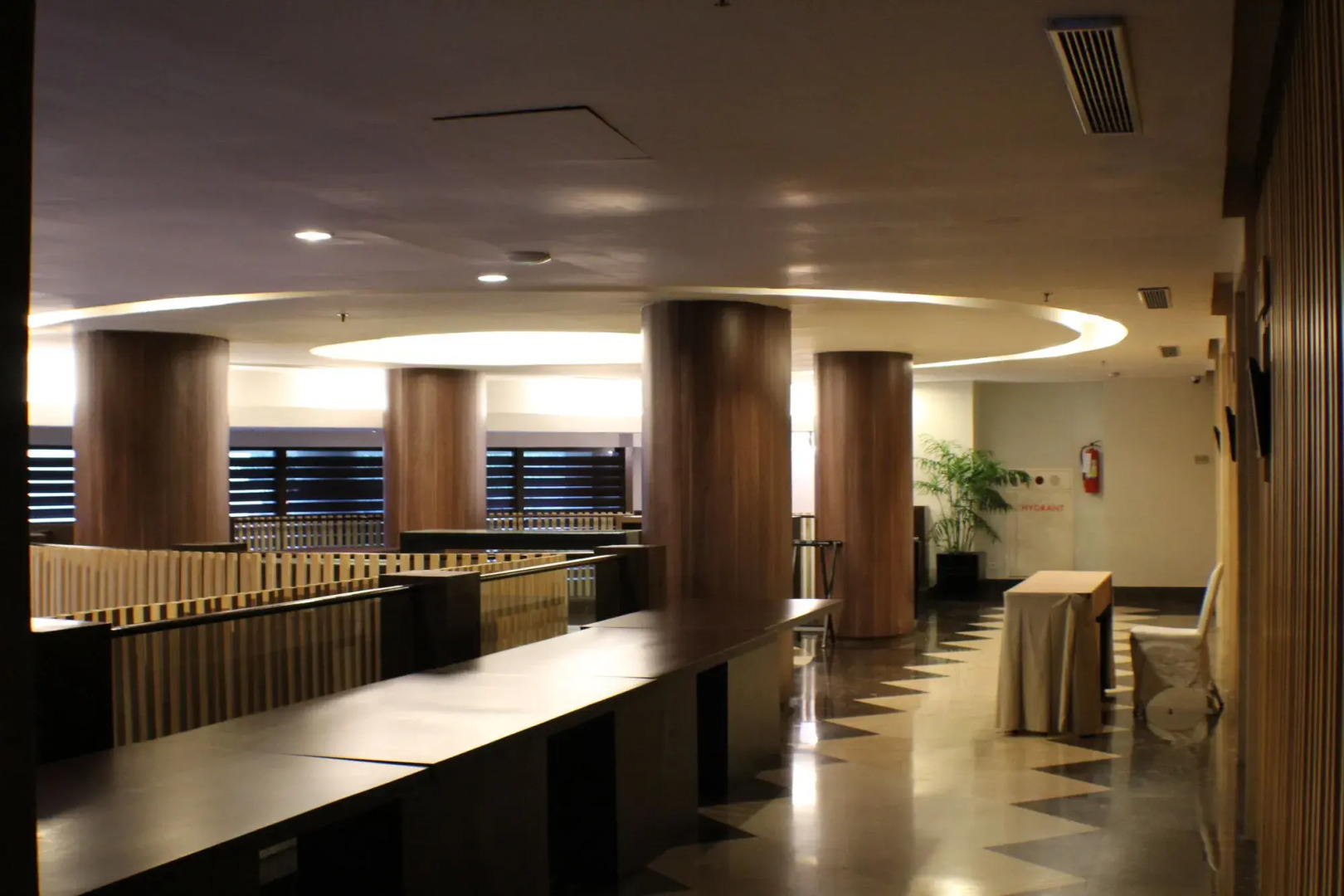 Hotel Santika Pandegiling Surabaya