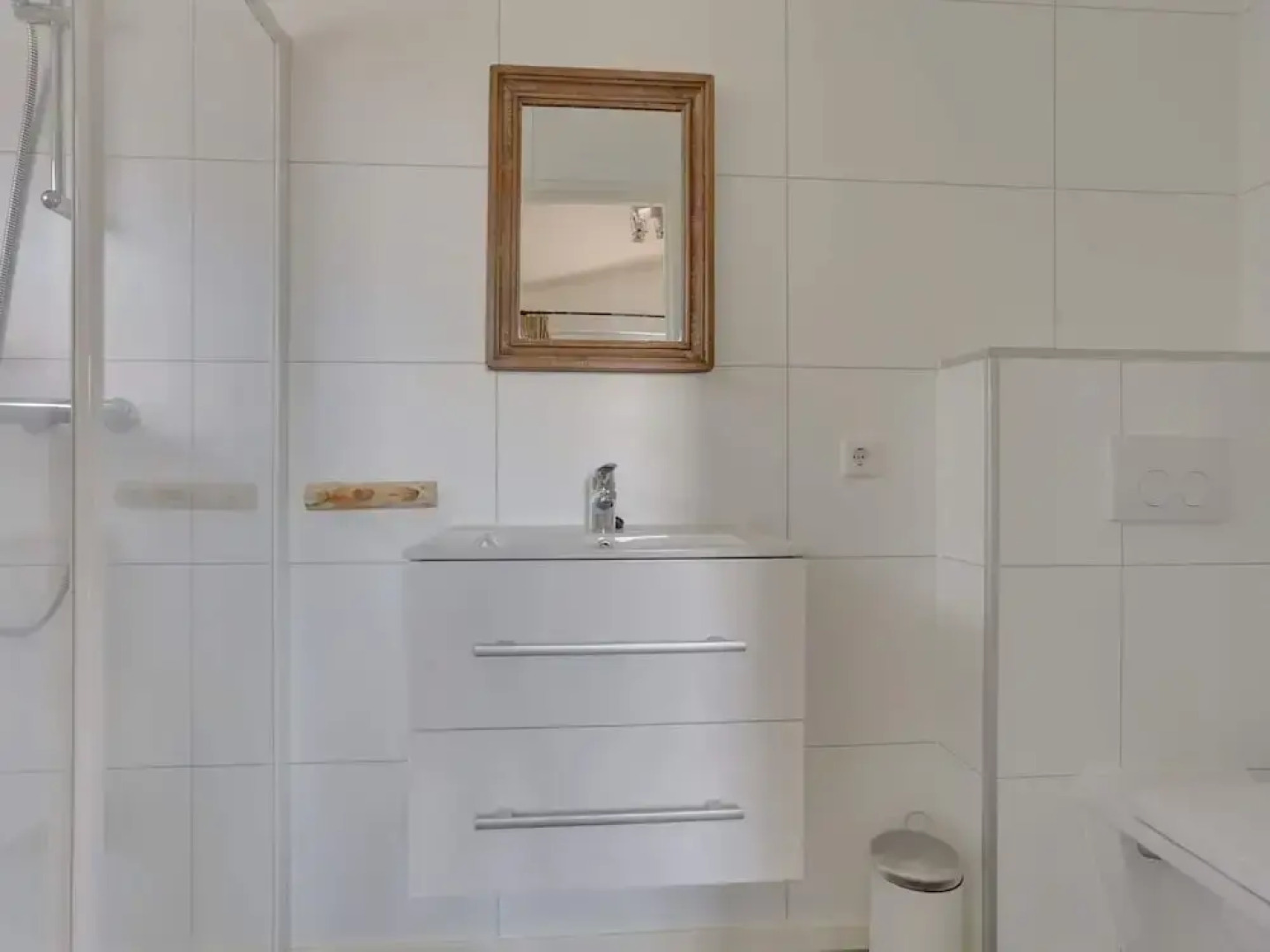 Bungalow With a Terrace at Bedafse Bergen