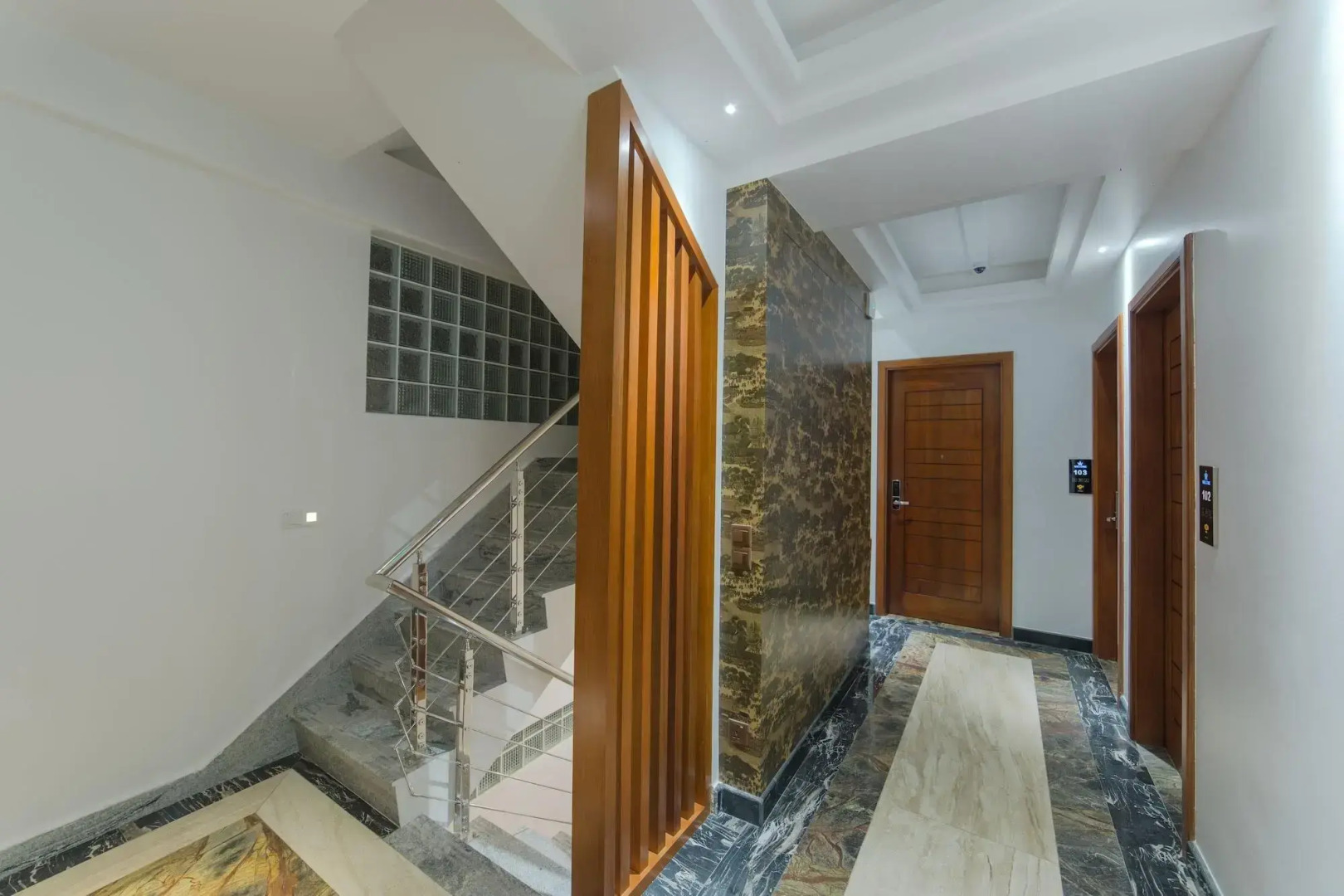 Отель Samann Host